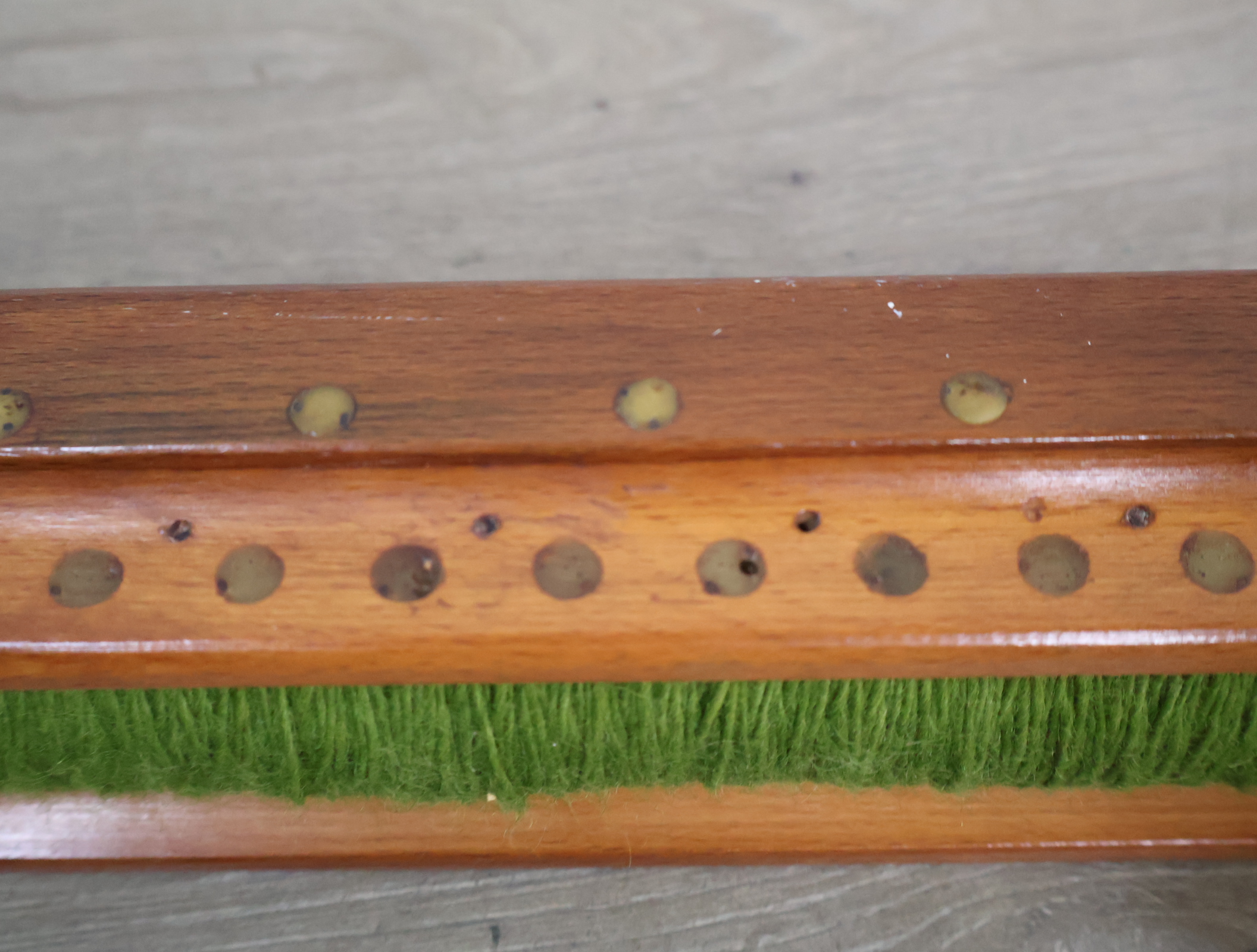 Houten klos met groene garen'' – foto 9 – kavel bij GSD Auctions, Zoeterwoude
