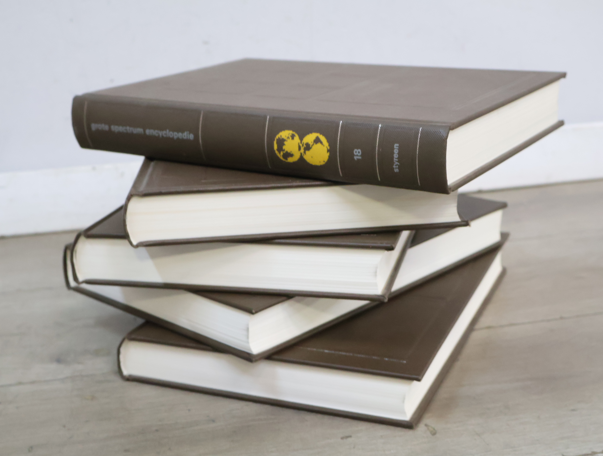 Grote Spectrum Encyclopedie boeken set'' – kavel bij GSD Auctions, Zoeterwoude