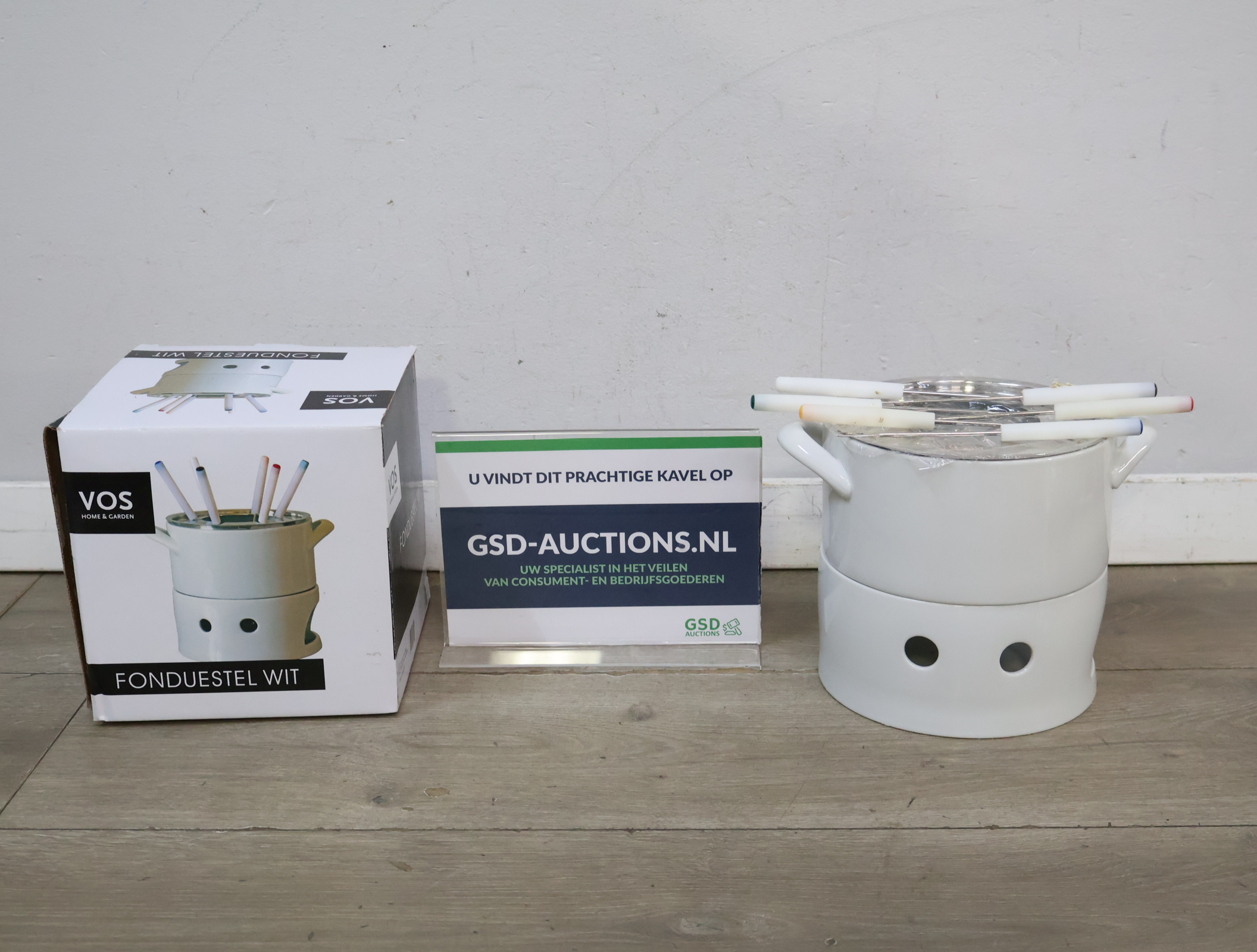 Wit fondue stel met stokjes'' – kavel bij GSD Auctions, Zoeterwoude