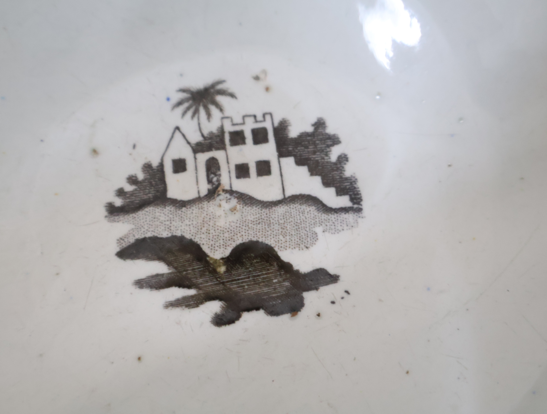 Set schaal en bord met decoratief bloemmotief'' – foto 6 – kavel bij GSD Auctions, Zoeterwoude
