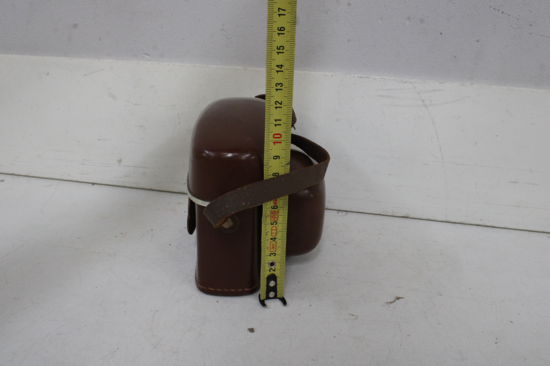 Vintage camera met leren hoes'' – foto 10 – kavel bij GSD Auctions, Zoeterwoude