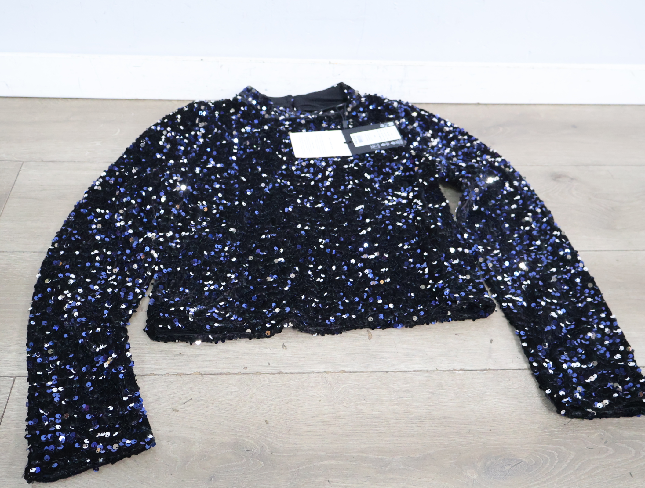 Dames top met pailletten - Pieces'' – foto 3 – kavel bij GSD Auctions, Zoeterwoude