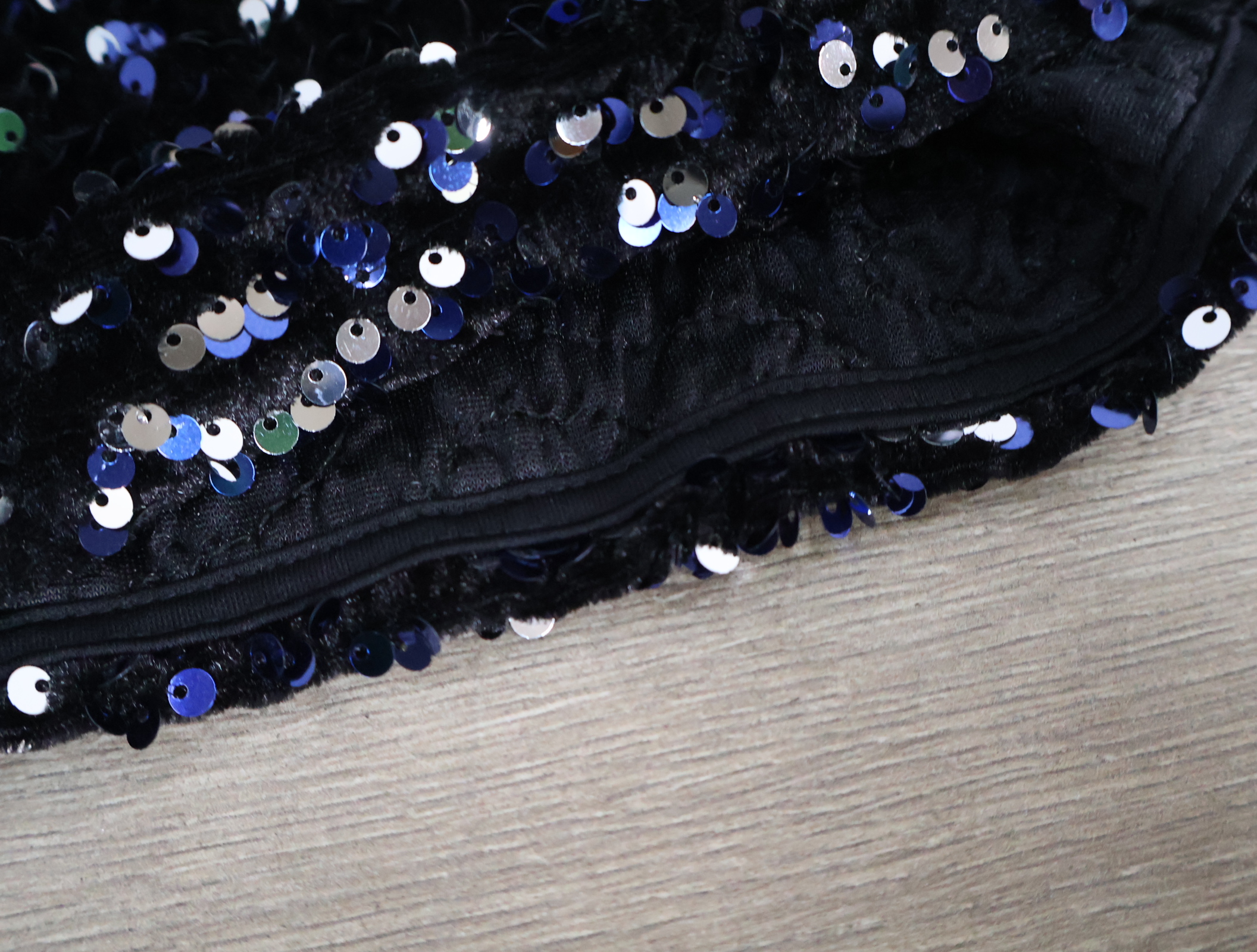 Dames top met pailletten - Pieces'' – foto 5 – kavel bij GSD Auctions, Zoeterwoude