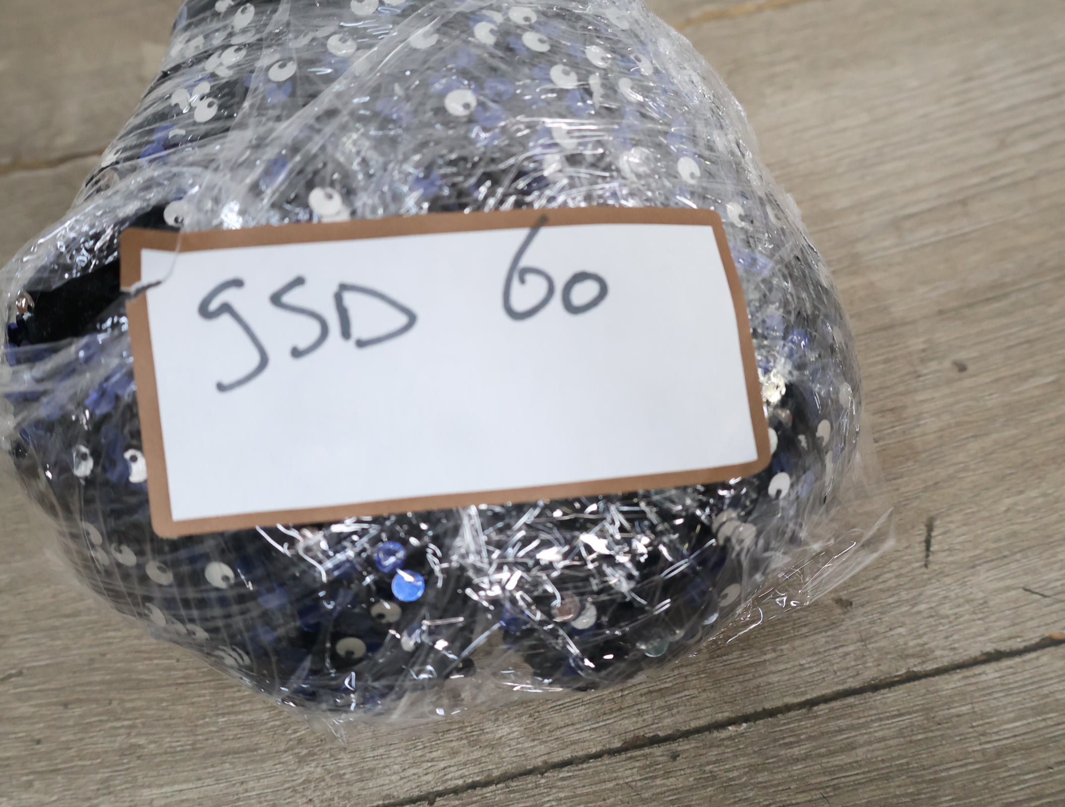 Dames top met pailletten - Pieces'' – foto 10 – kavel bij GSD Auctions, Zoeterwoude