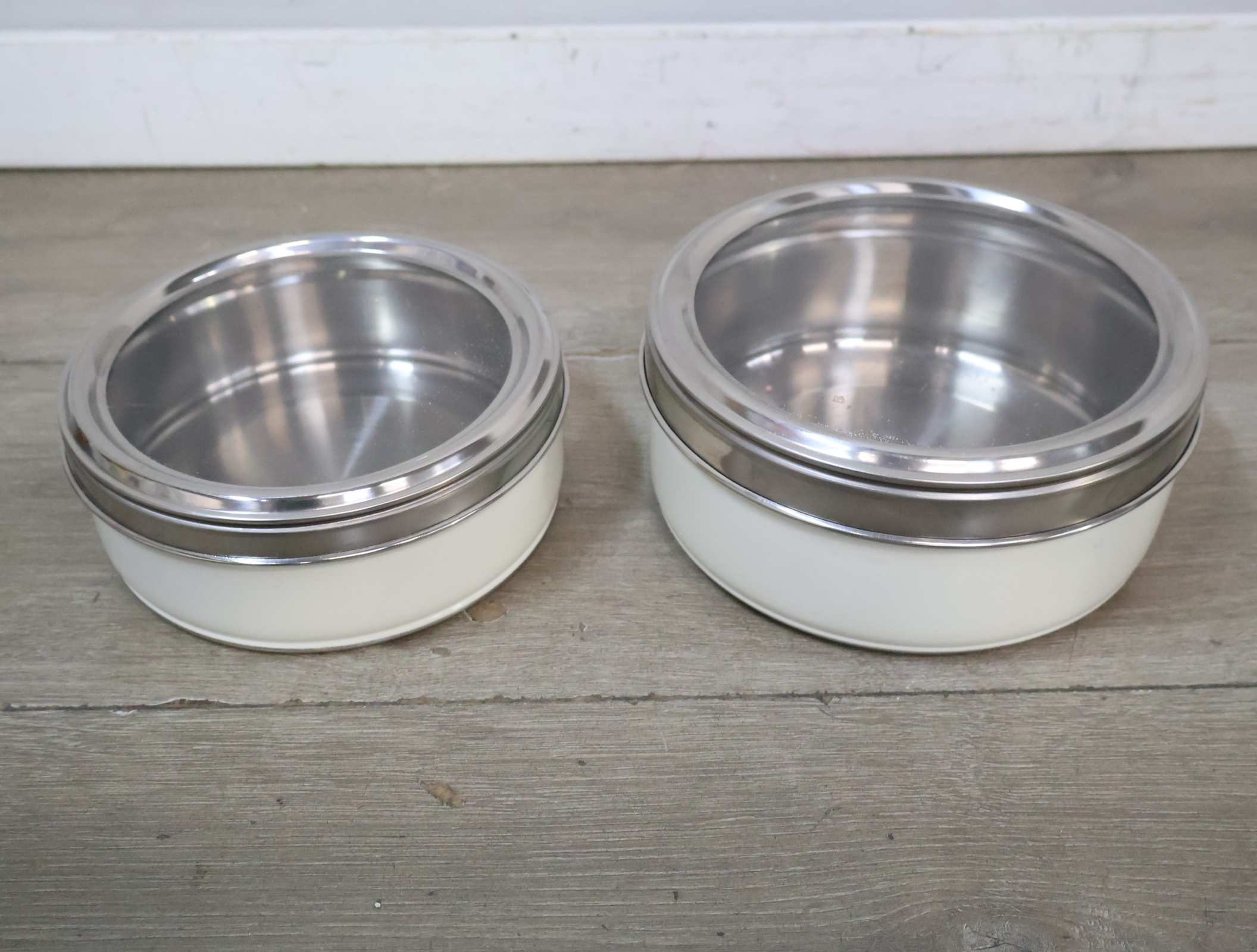 Set metalen bewaardozen met deksel'' – foto 3 – kavel bij GSD Auctions, Zoeterwoude