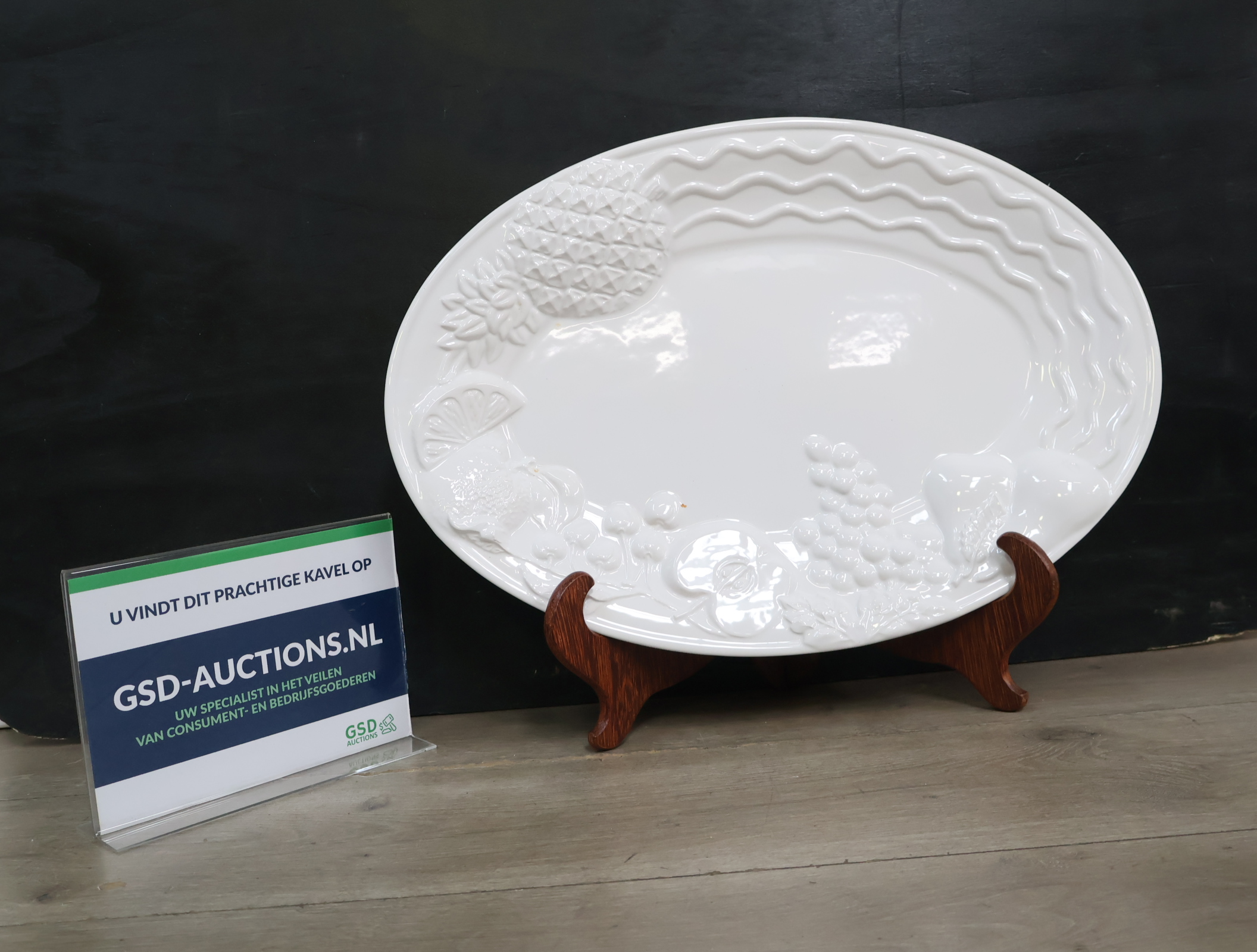Wit sierlijk ovalen serveerschaal'' – foto 2 – kavel bij GSD Auctions, Zoeterwoude