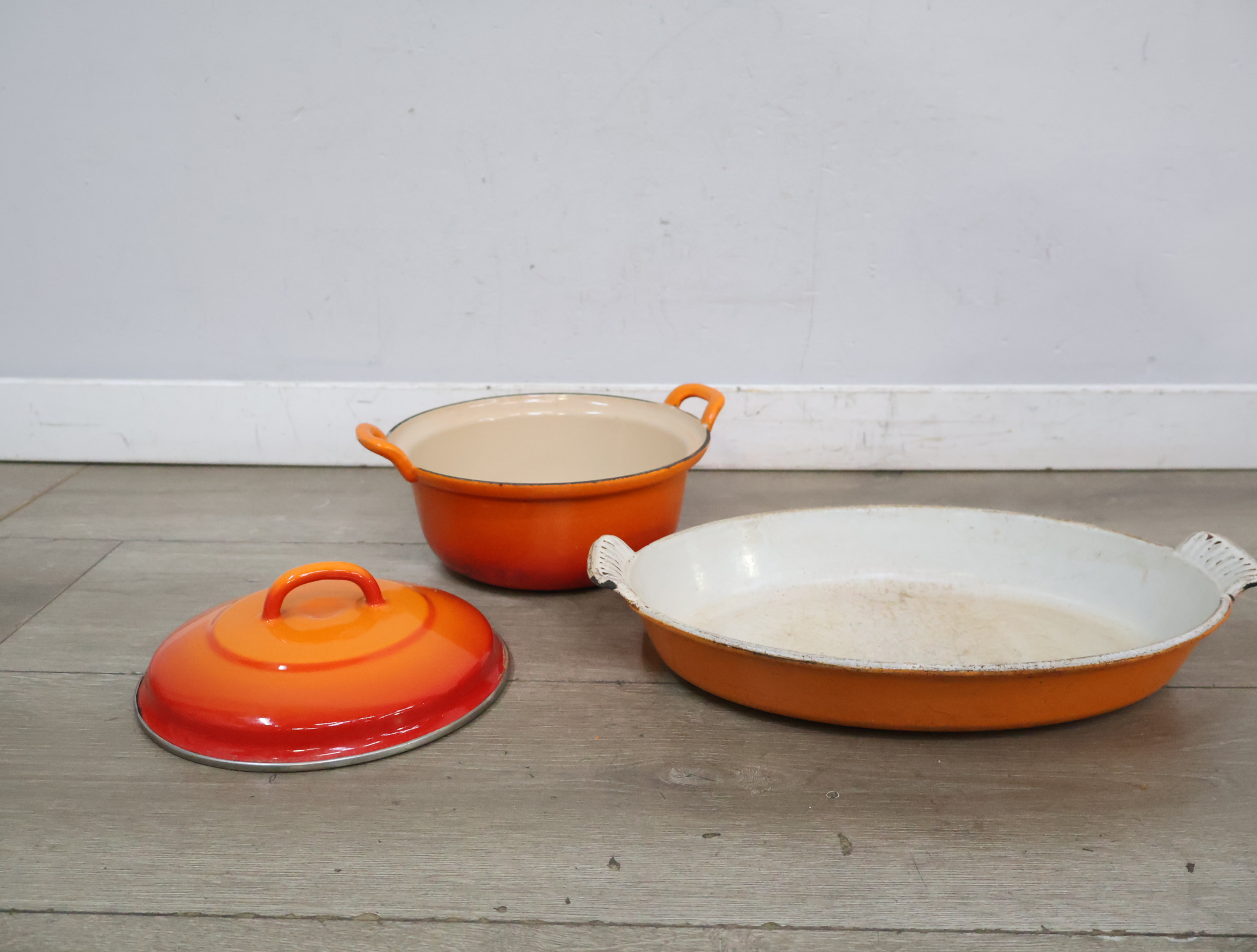 Klassieke Vintage Oranje geëmailleerde pannenset'' – foto 10 – kavel bij GSD Auctions, Zoeterwoude