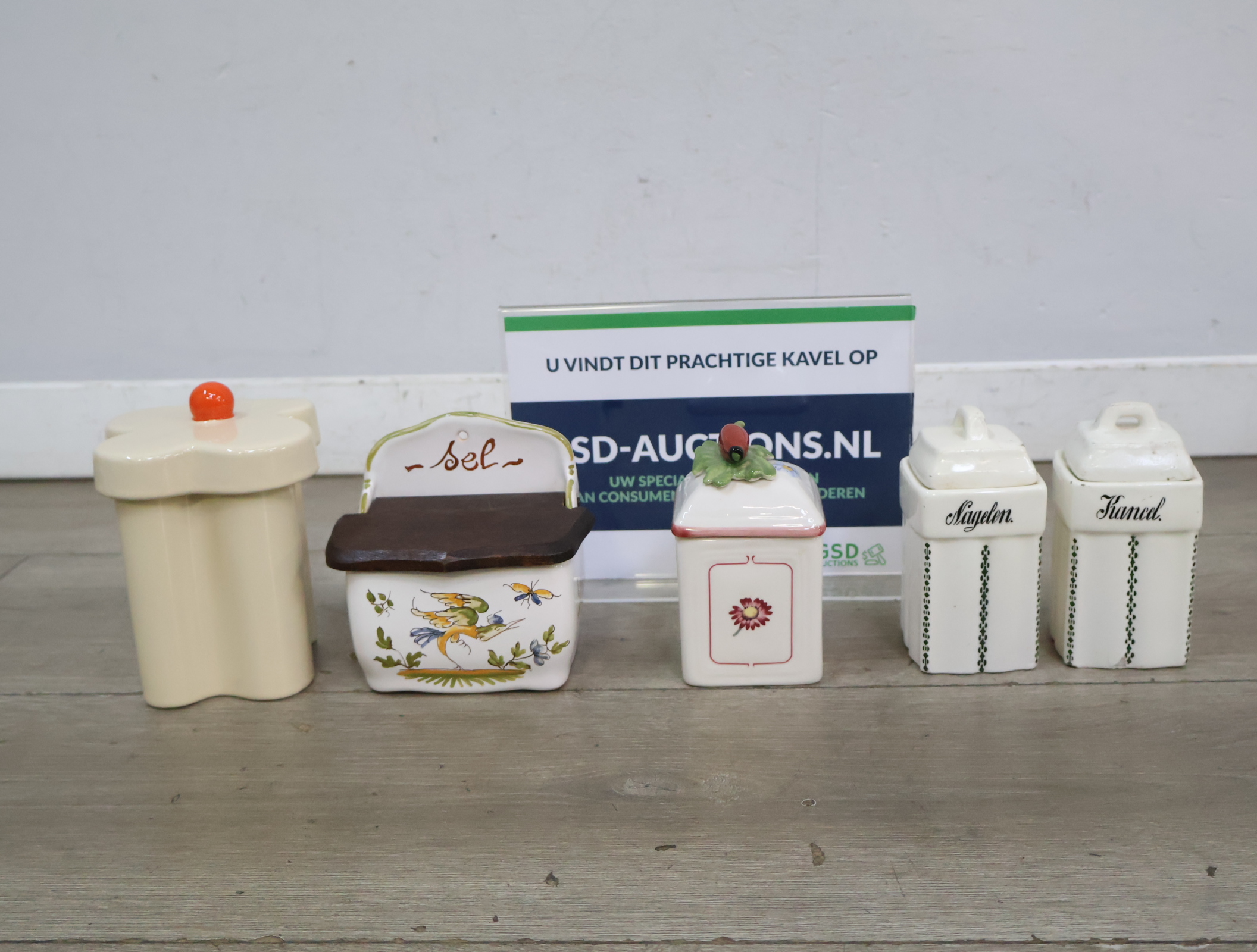 Set keramische keukenvoorraadpotten'' – kavel bij GSD Auctions, Zoeterwoude