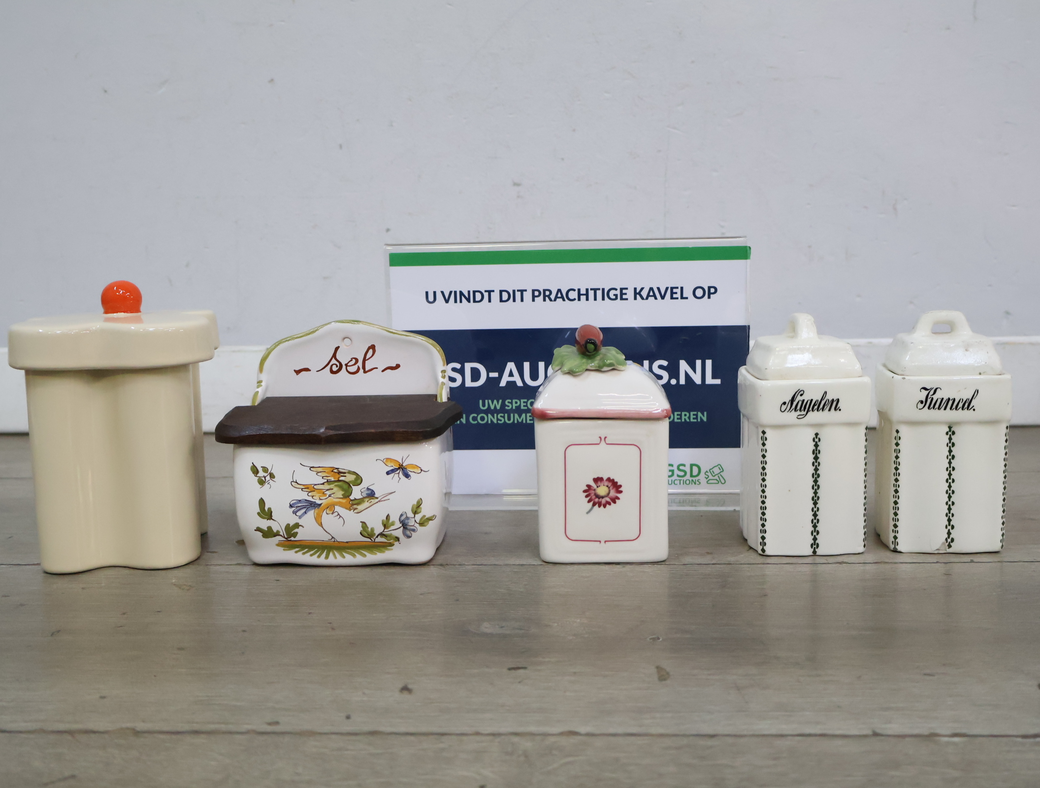 Set keramische keukenvoorraadpotten'' – foto 2 – kavel bij GSD Auctions, Zoeterwoude