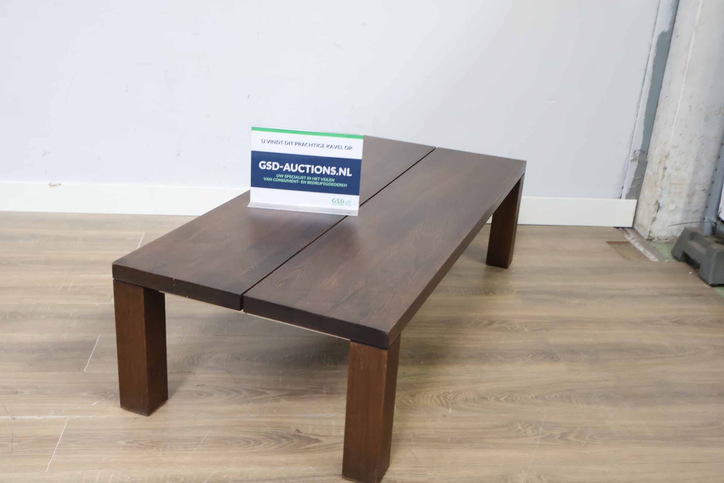 Donker houten salontafel'' – foto 2 – kavel bij GSD Auctions, Zoeterwoude