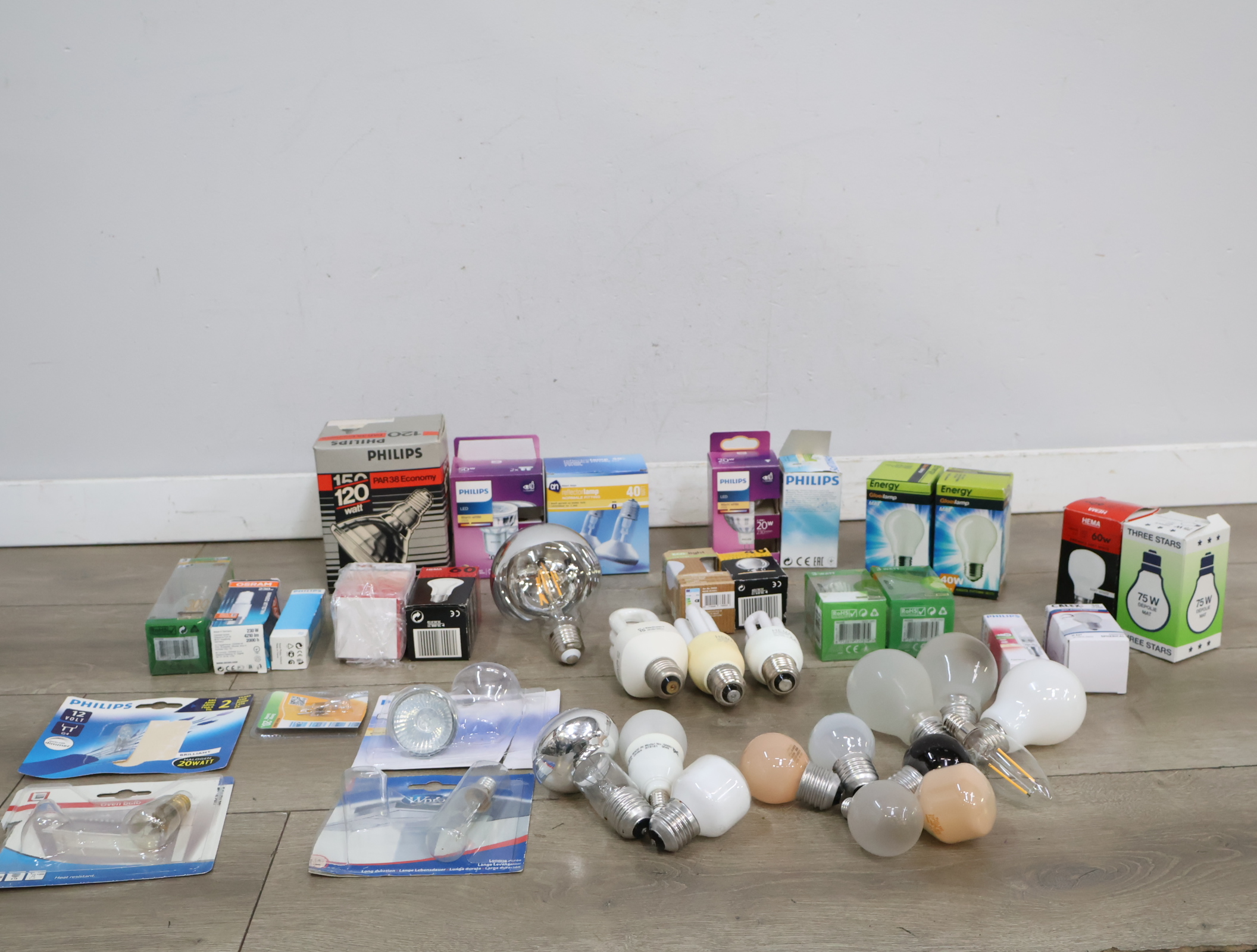 Diverse lichtlampen en gloeilampen set'' – foto 3 – kavel bij GSD Auctions, Zoeterwoude