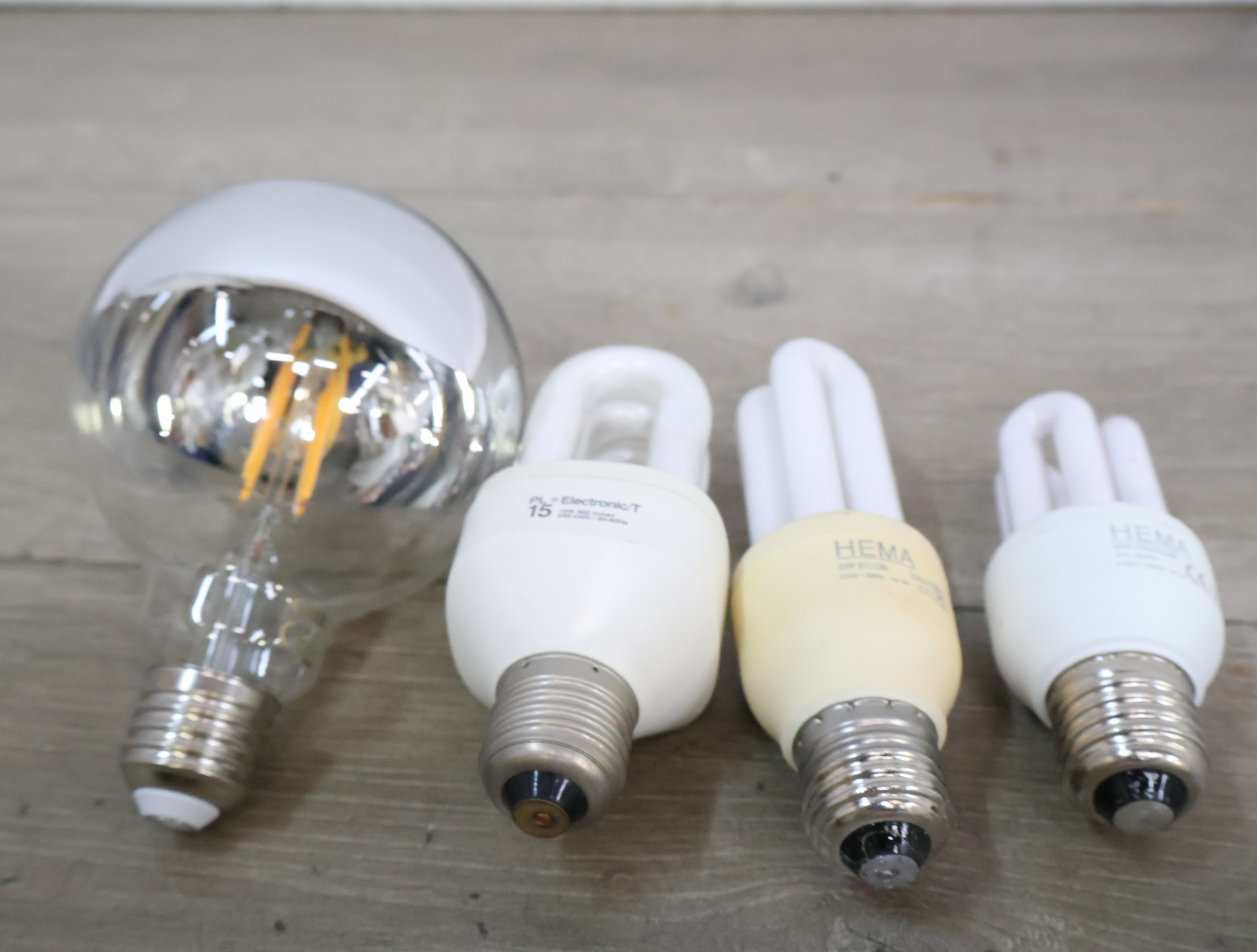 Diverse lichtlampen en gloeilampen set'' – foto 10 – kavel bij GSD Auctions, Zoeterwoude