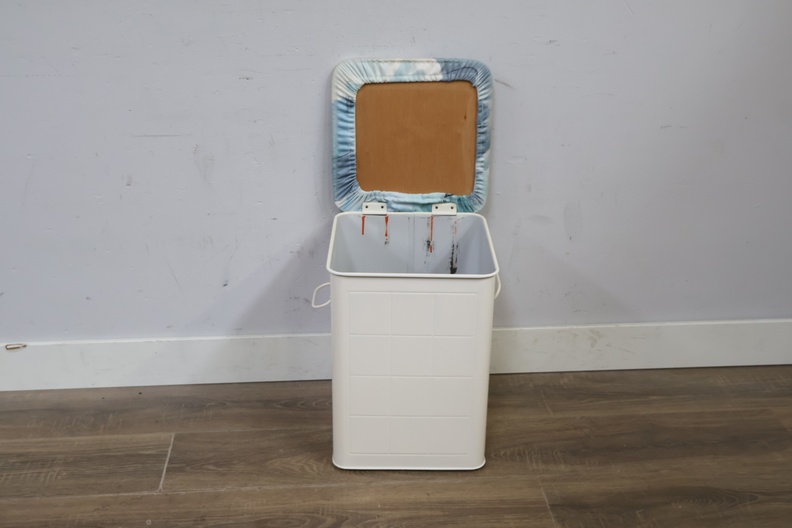 Wasmand met gestoffeerde zitting'' – foto 10 – kavel bij GSD Auctions, Zoeterwoude