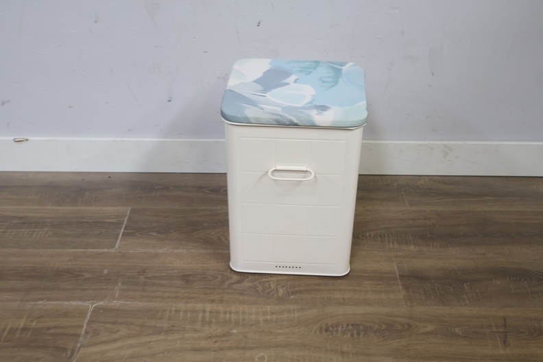 Wasmand met gestoffeerde zitting'' – foto 7 – kavel bij GSD Auctions, Zoeterwoude