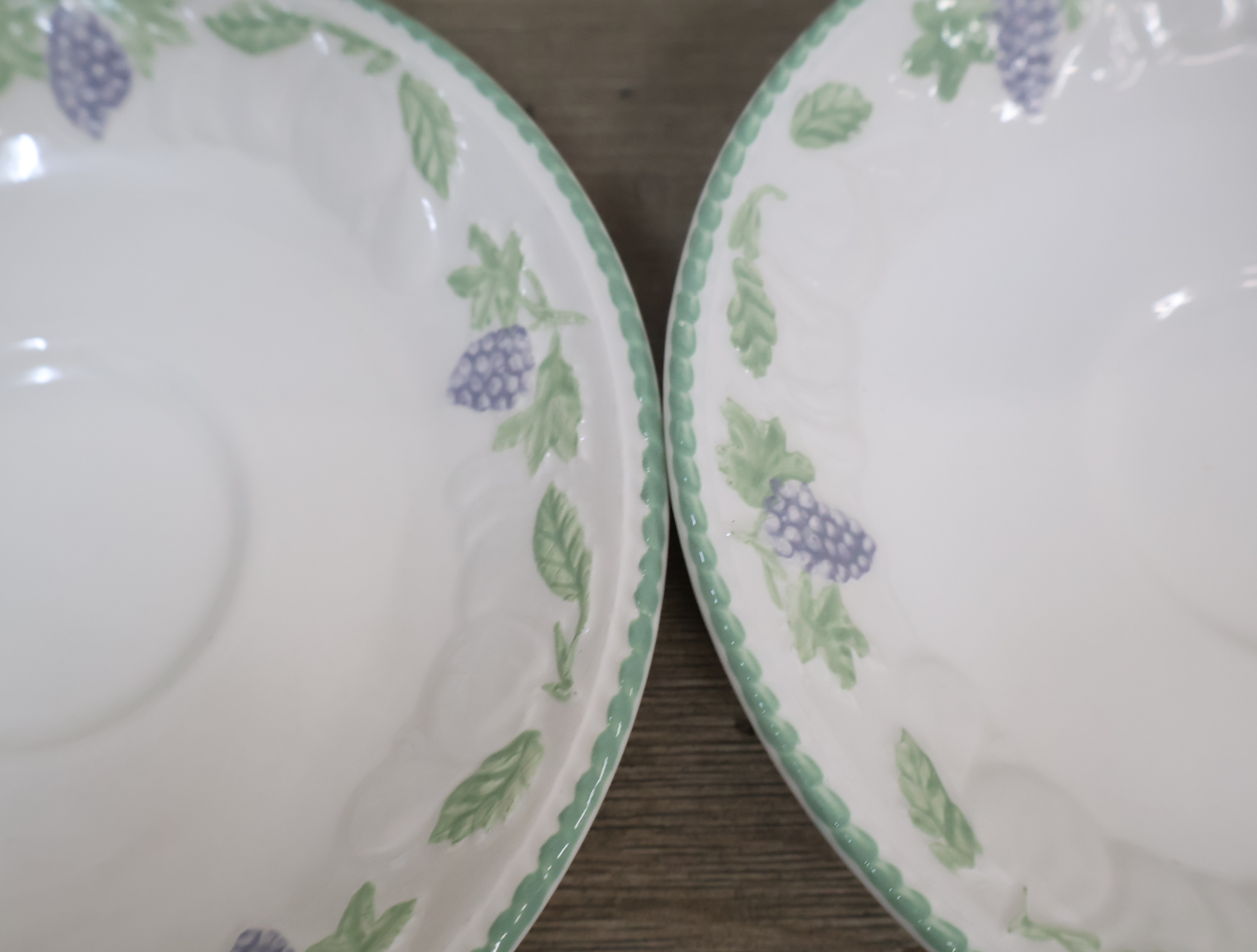 Set servies met druivenpatroon'' – foto 7 – kavel bij GSD Auctions, Zoeterwoude