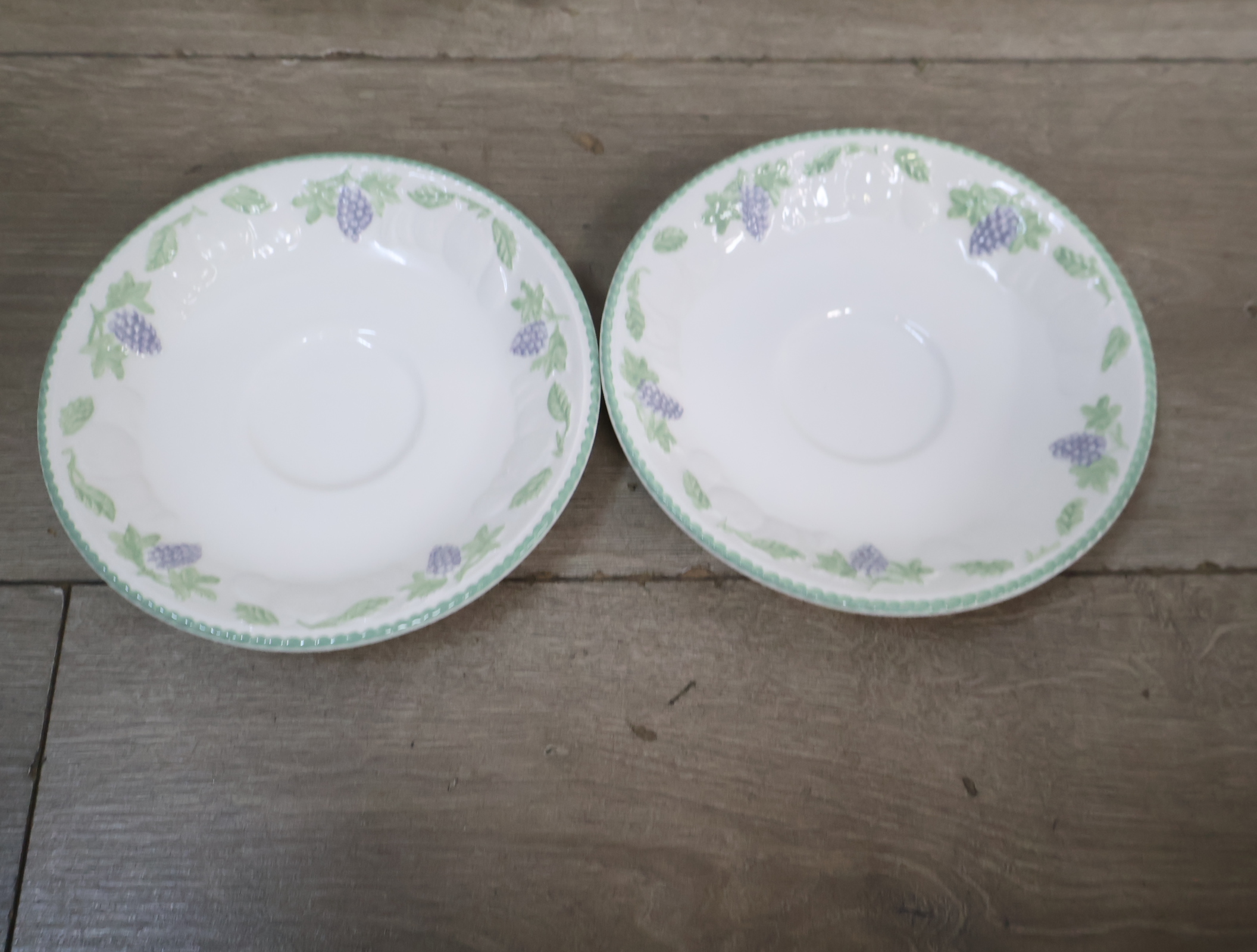 Set servies met druivenpatroon'' – foto 8 – kavel bij GSD Auctions, Zoeterwoude