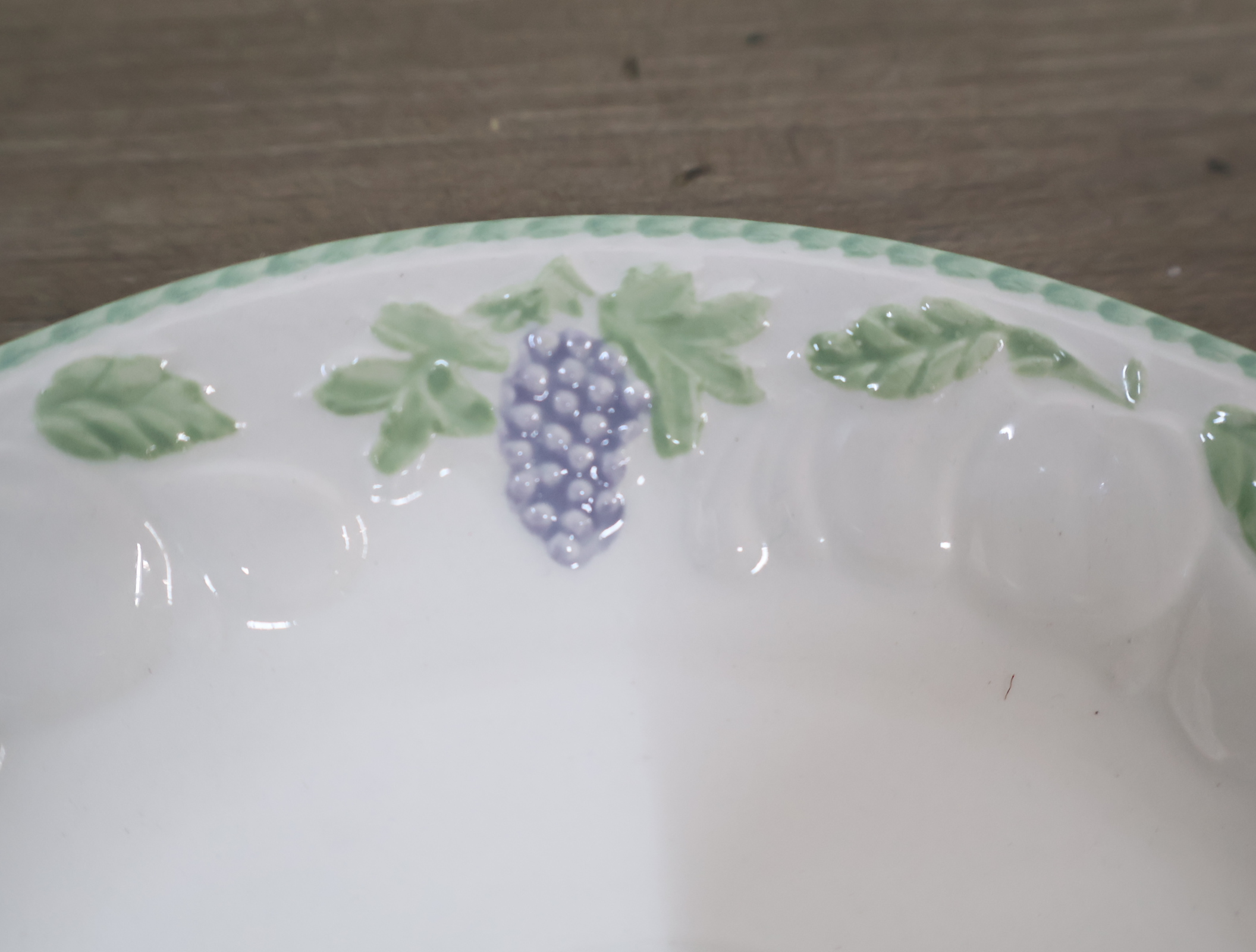 Set servies met druivenpatroon'' – foto 10 – kavel bij GSD Auctions, Zoeterwoude