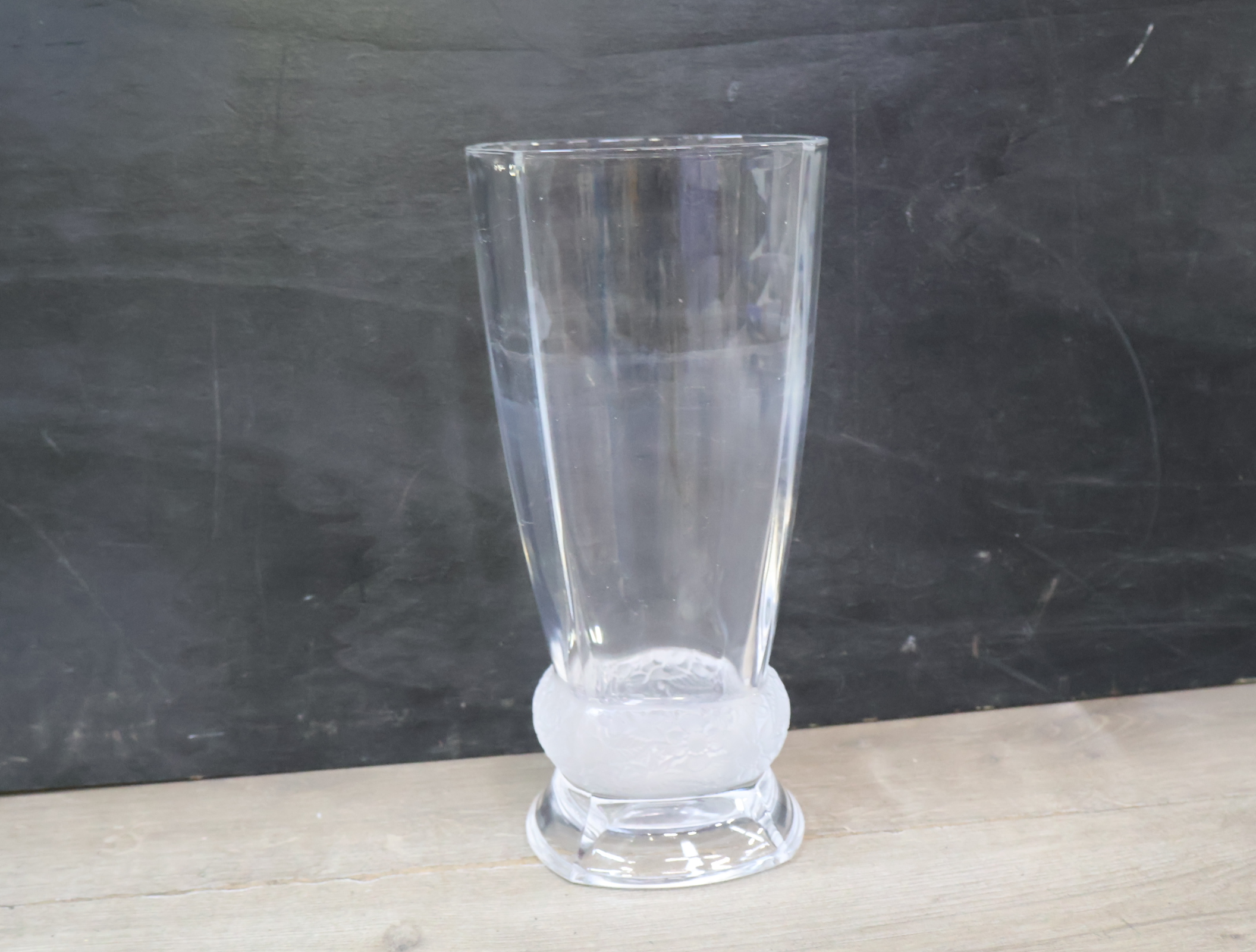 Glazen vaas met decoratieve voet'' – foto 5 – kavel bij GSD Auctions, Zoeterwoude