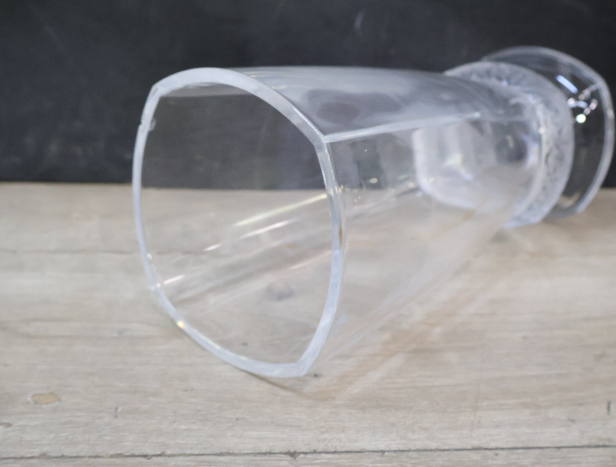 Glazen vaas met decoratieve voet'' – foto 9 – kavel bij GSD Auctions, Zoeterwoude