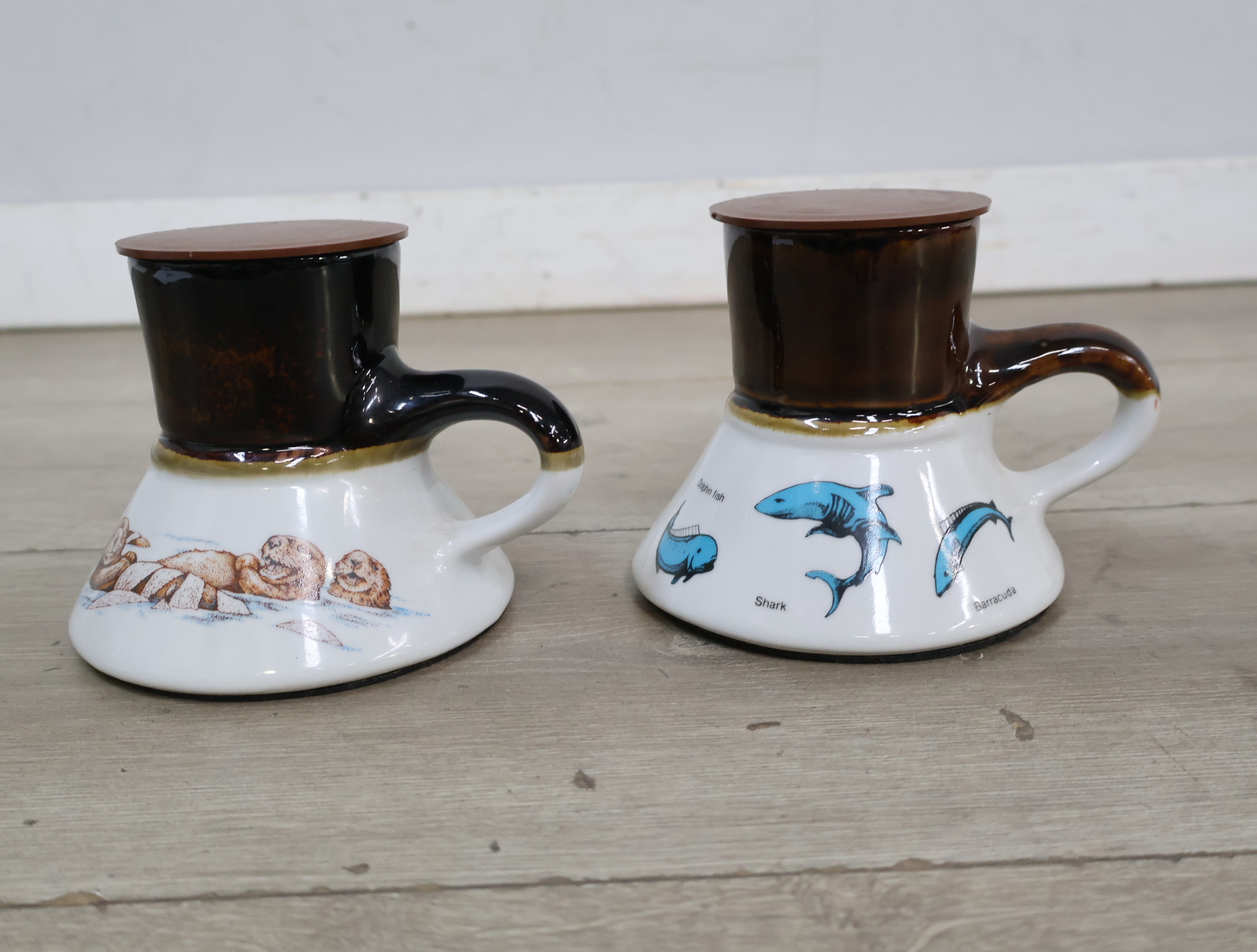 Set van 2 keramische mokken met zeedieren decoratie'' – foto 3 – kavel bij GSD Auctions, Zoeterwoude
