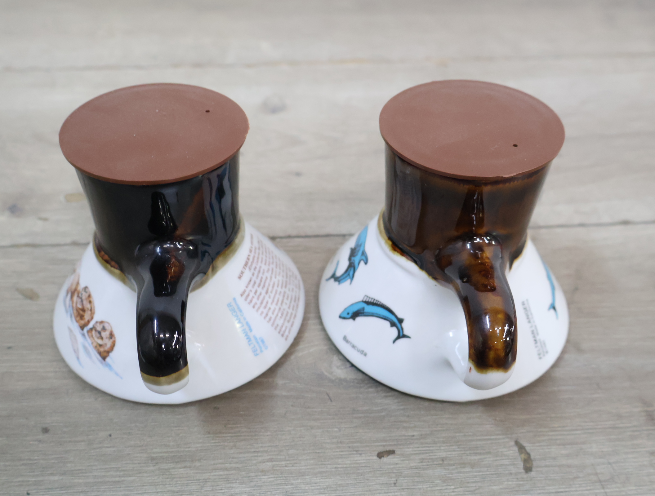 Set van 2 keramische mokken met zeedieren decoratie'' – foto 5 – kavel bij GSD Auctions, Zoeterwoude