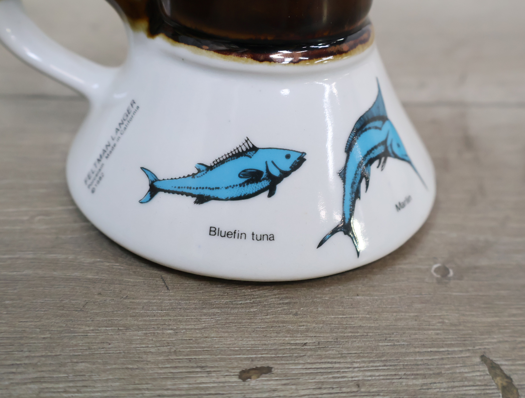 Set van 2 keramische mokken met zeedieren decoratie'' – foto 8 – kavel bij GSD Auctions, Zoeterwoude