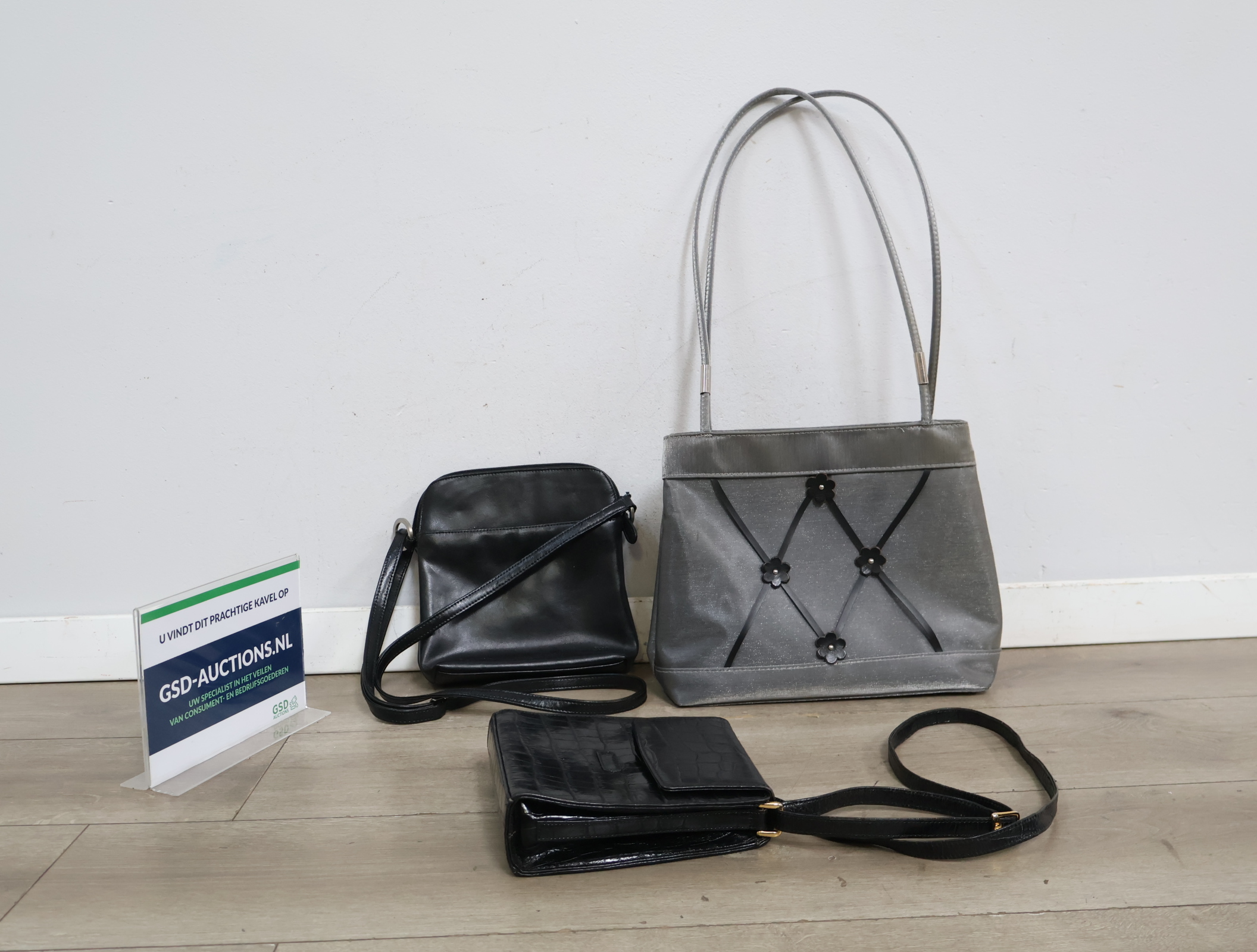 Set van drie dameshandtassen'' – kavel bij GSD Auctions, Zoeterwoude