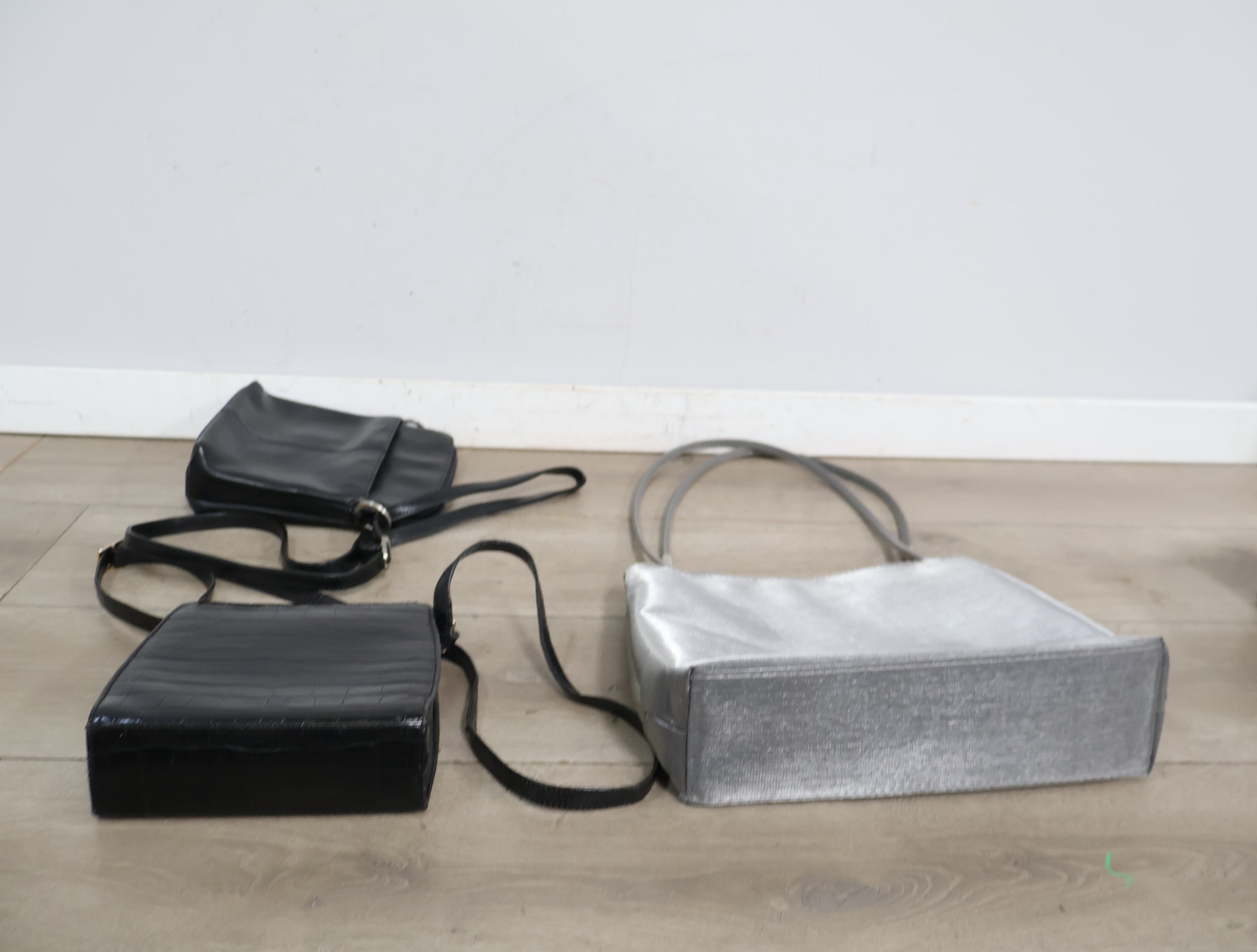 Set van drie dameshandtassen'' – foto 6 – kavel bij GSD Auctions, Zoeterwoude