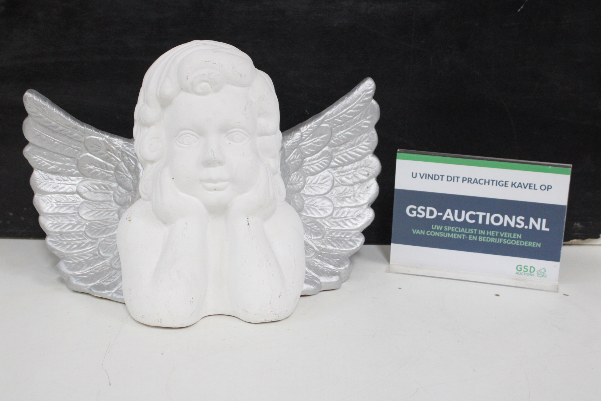 Beeld van een dromende engel – kavel bij GSD Auctions, Zoeterwoude
