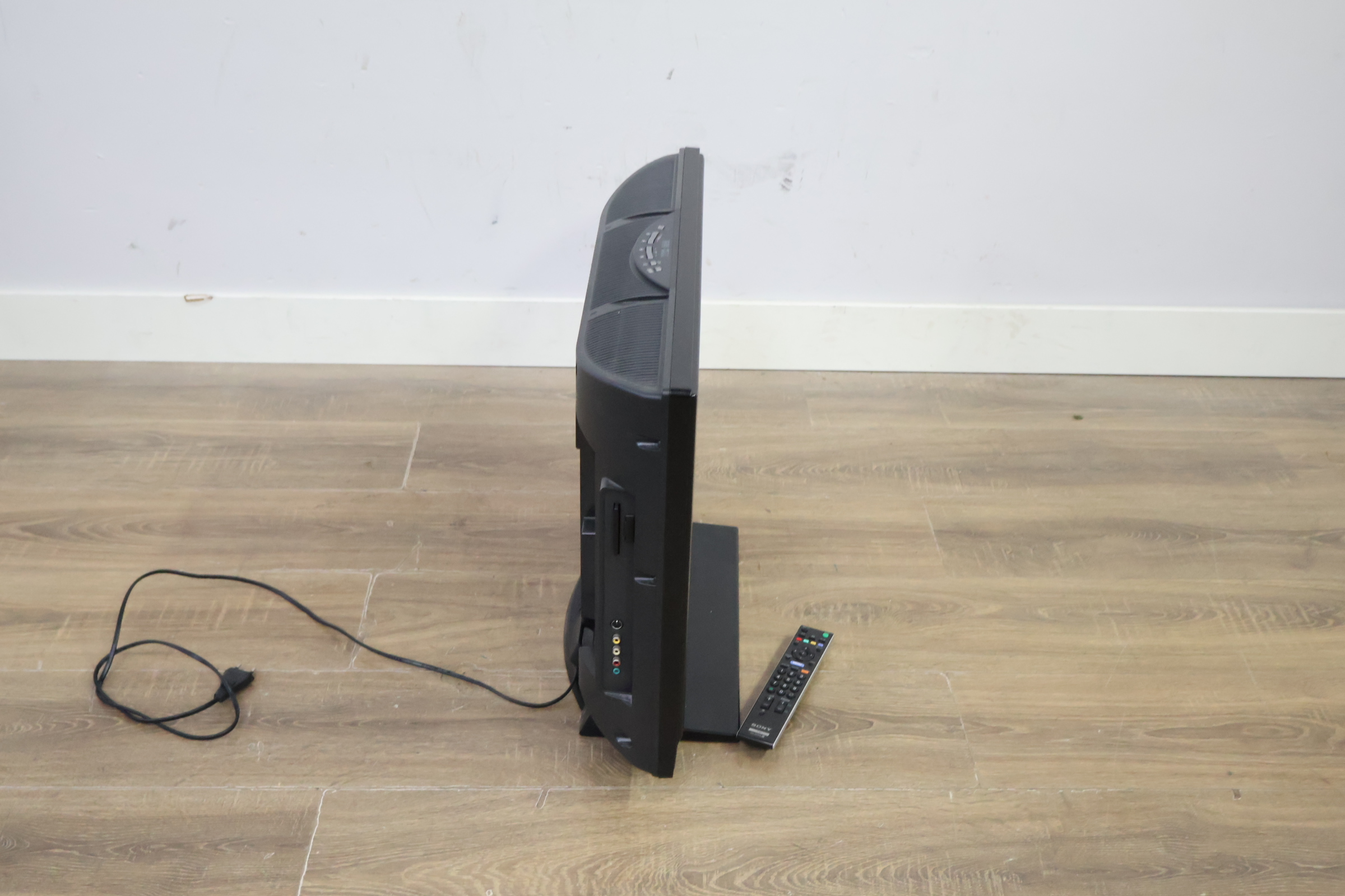 Sony Bravia televisie met afstandsbediening'' – foto 4 – kavel bij GSD Auctions, Zoeterwoude