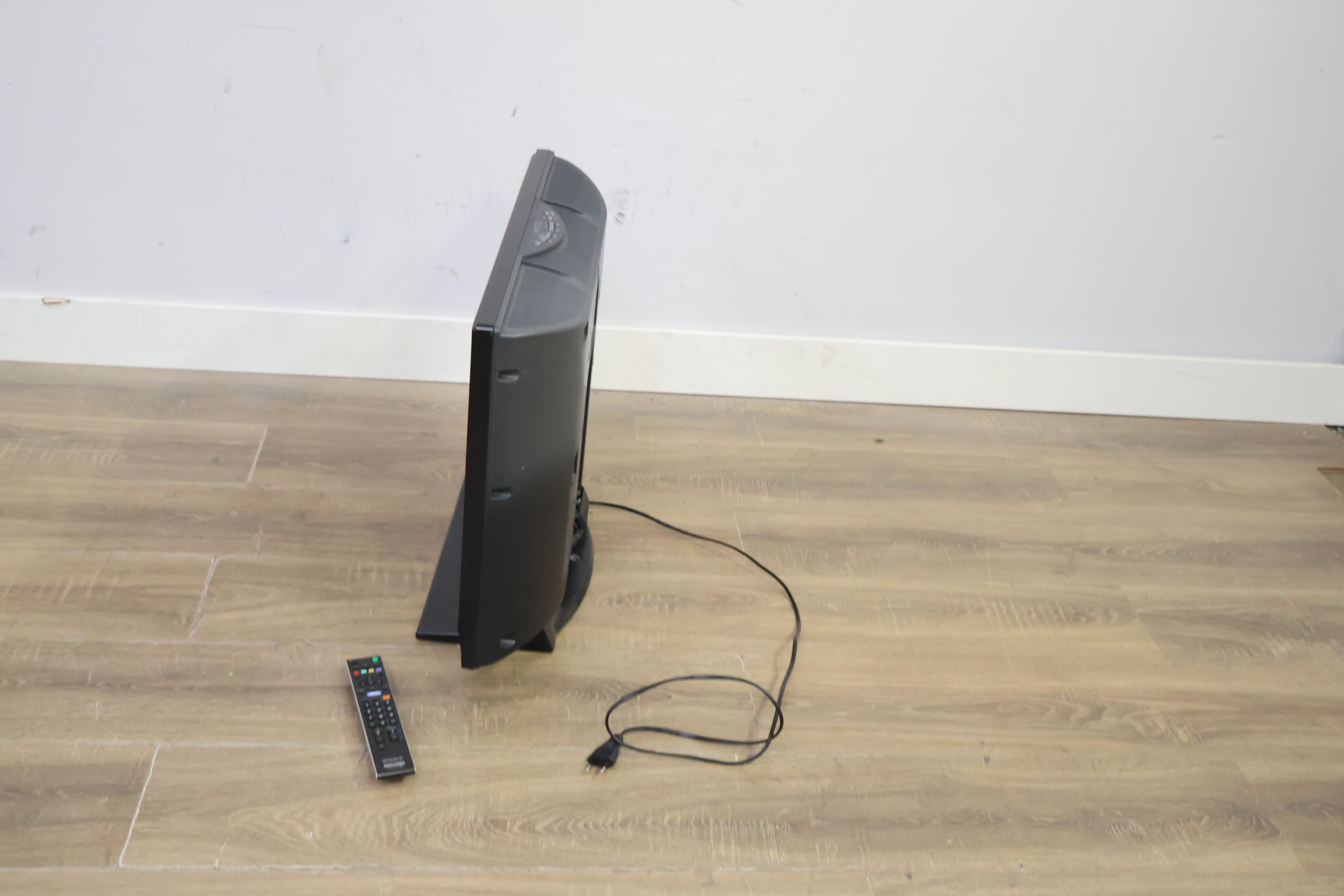 Sony Bravia televisie met afstandsbediening'' – foto 10 – kavel bij GSD Auctions, Zoeterwoude
