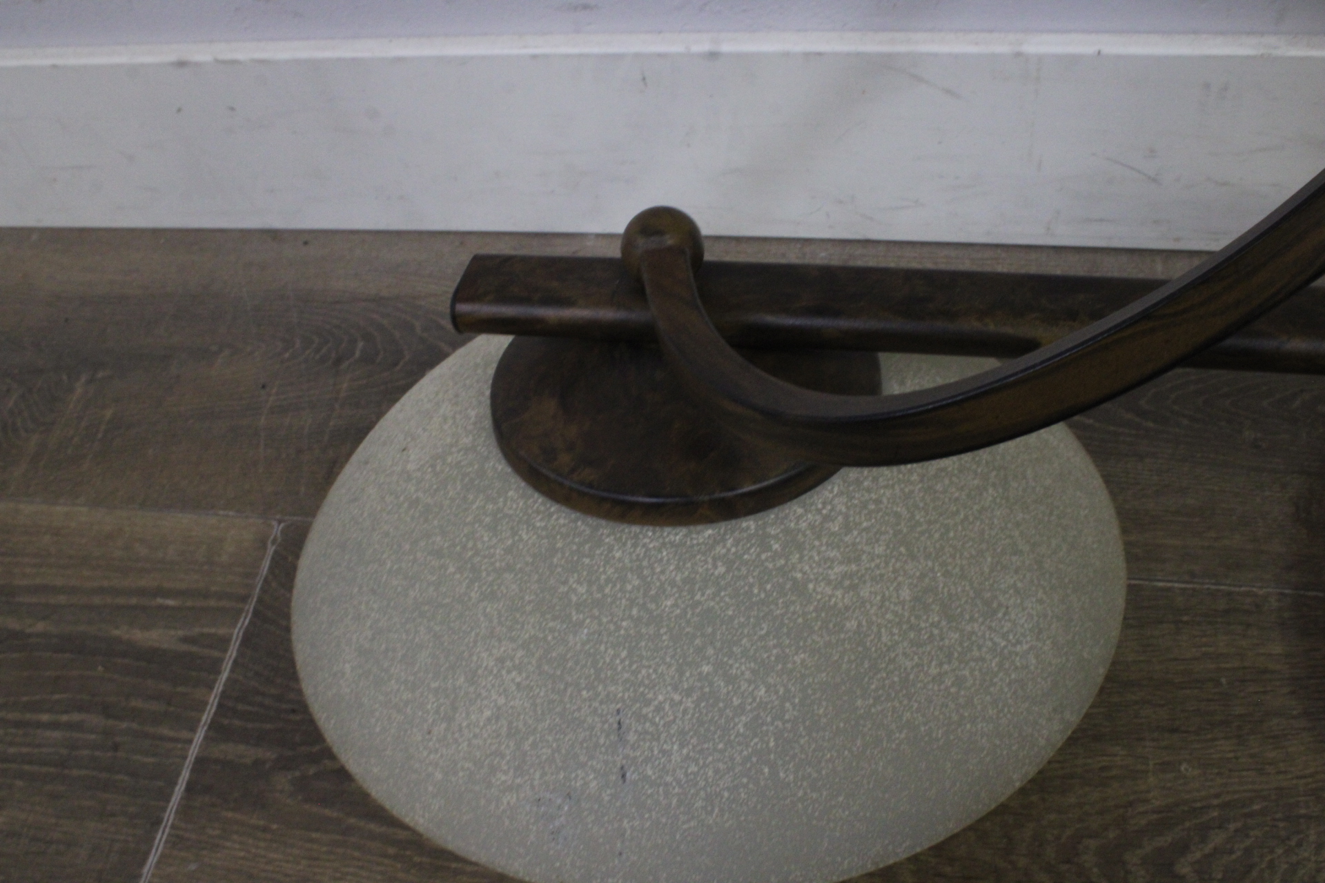 Hanglamp met metalen frame en glazen kappen'' – foto 7 – kavel bij GSD Auctions, Zoeterwoude