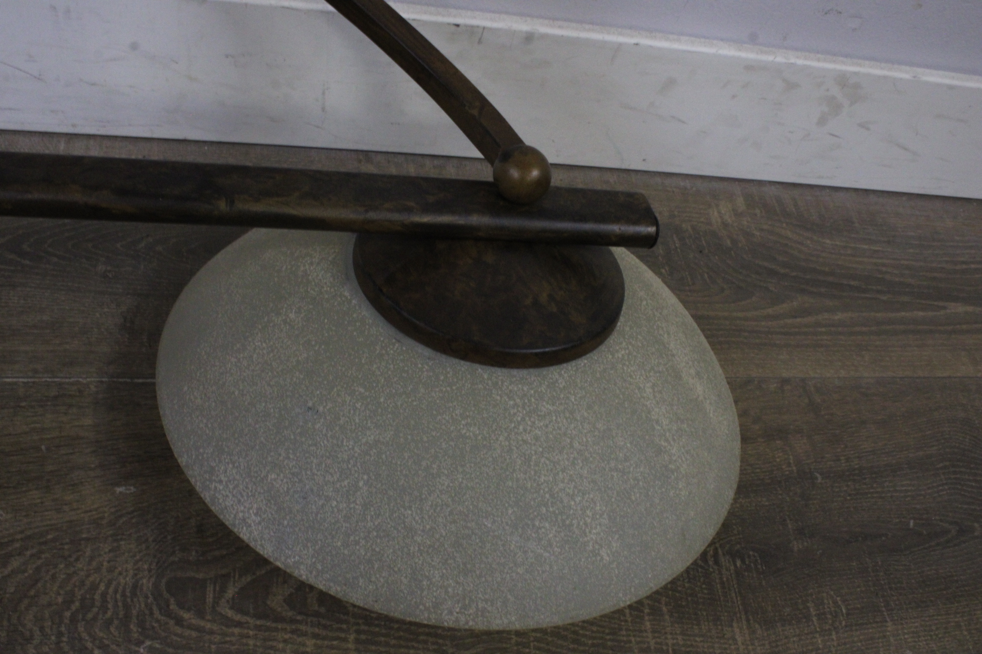 Hanglamp met metalen frame en glazen kappen'' – foto 8 – kavel bij GSD Auctions, Zoeterwoude