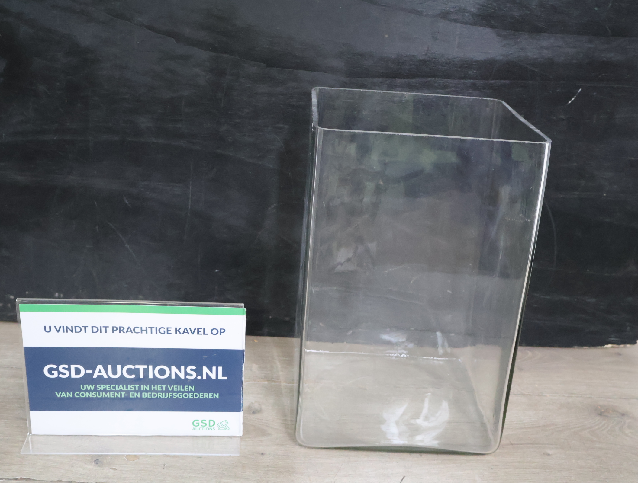 Rechthoekige glazen vaas'' – foto 2 – kavel bij GSD Auctions, Zoeterwoude