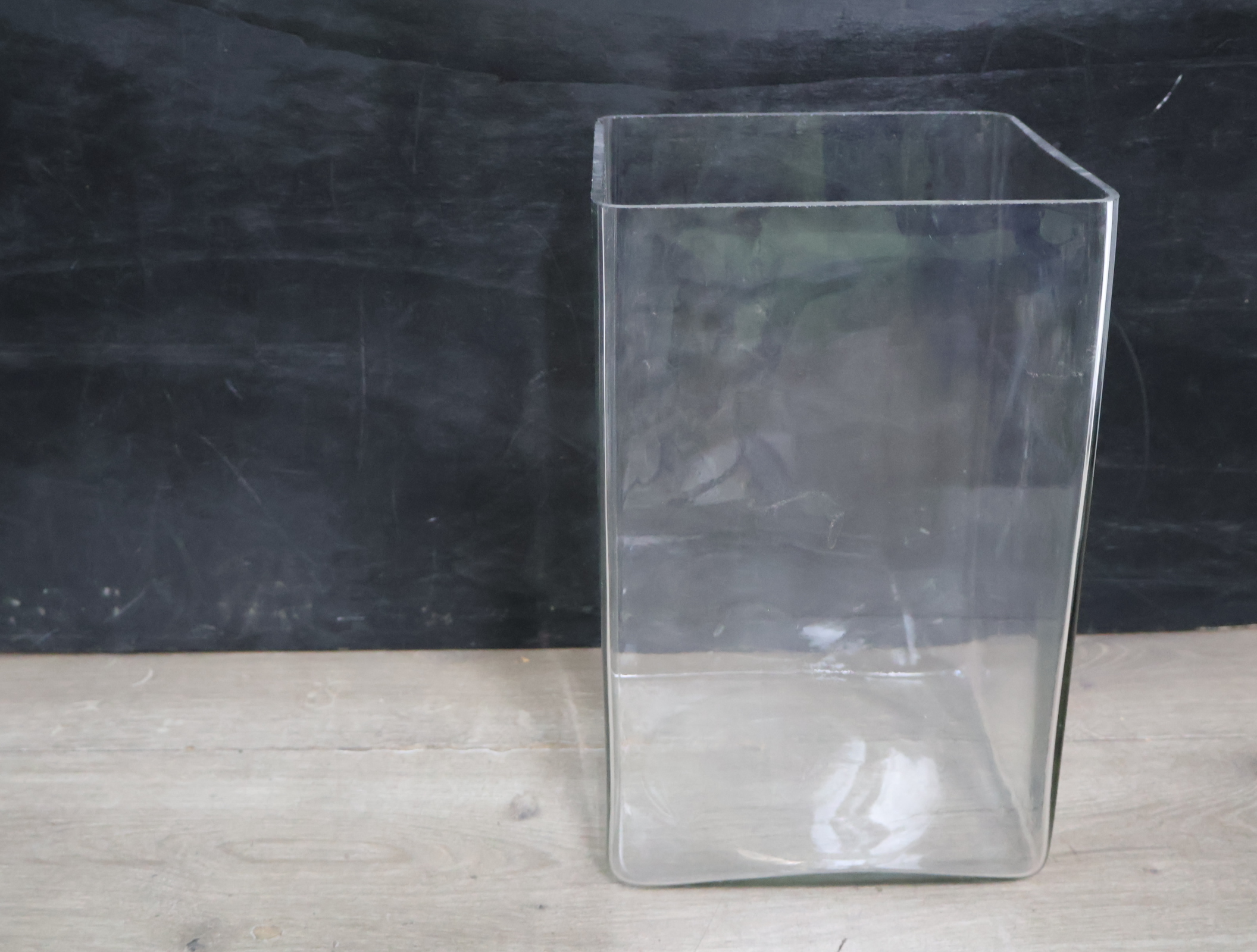 Rechthoekige glazen vaas'' – foto 3 – kavel bij GSD Auctions, Zoeterwoude