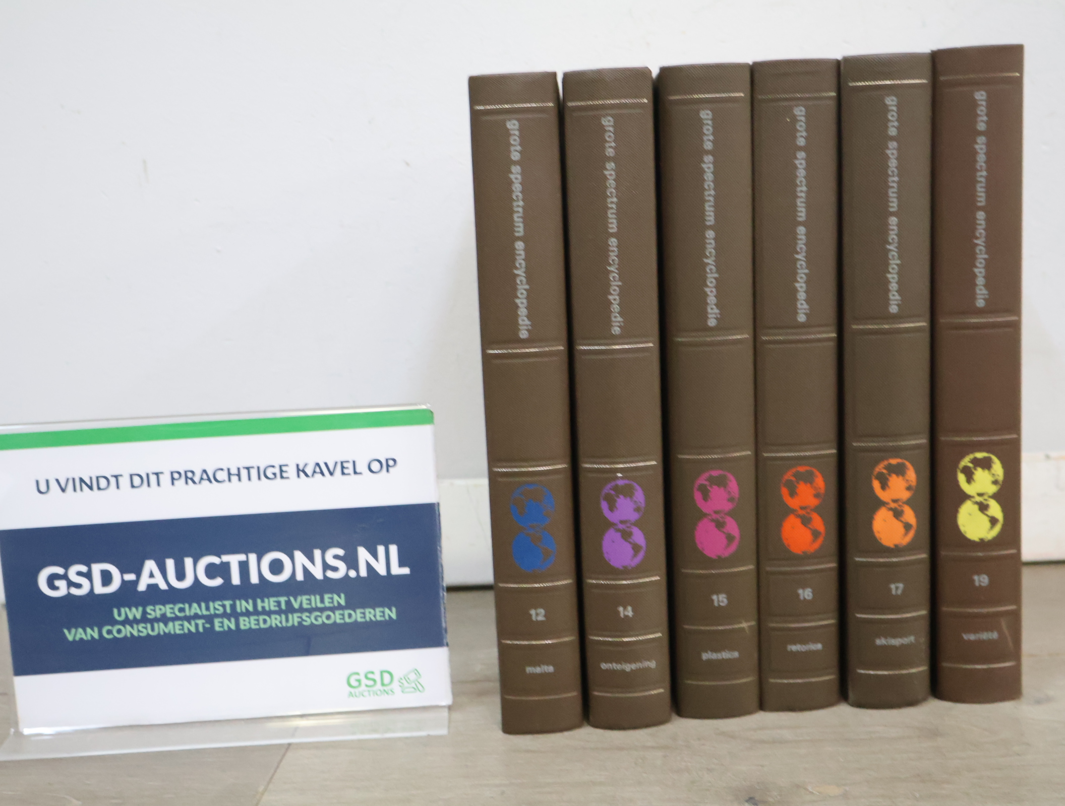 Set Grote Spectrum Encyclopedie Boeken'' – kavel bij GSD Auctions, Zoeterwoude