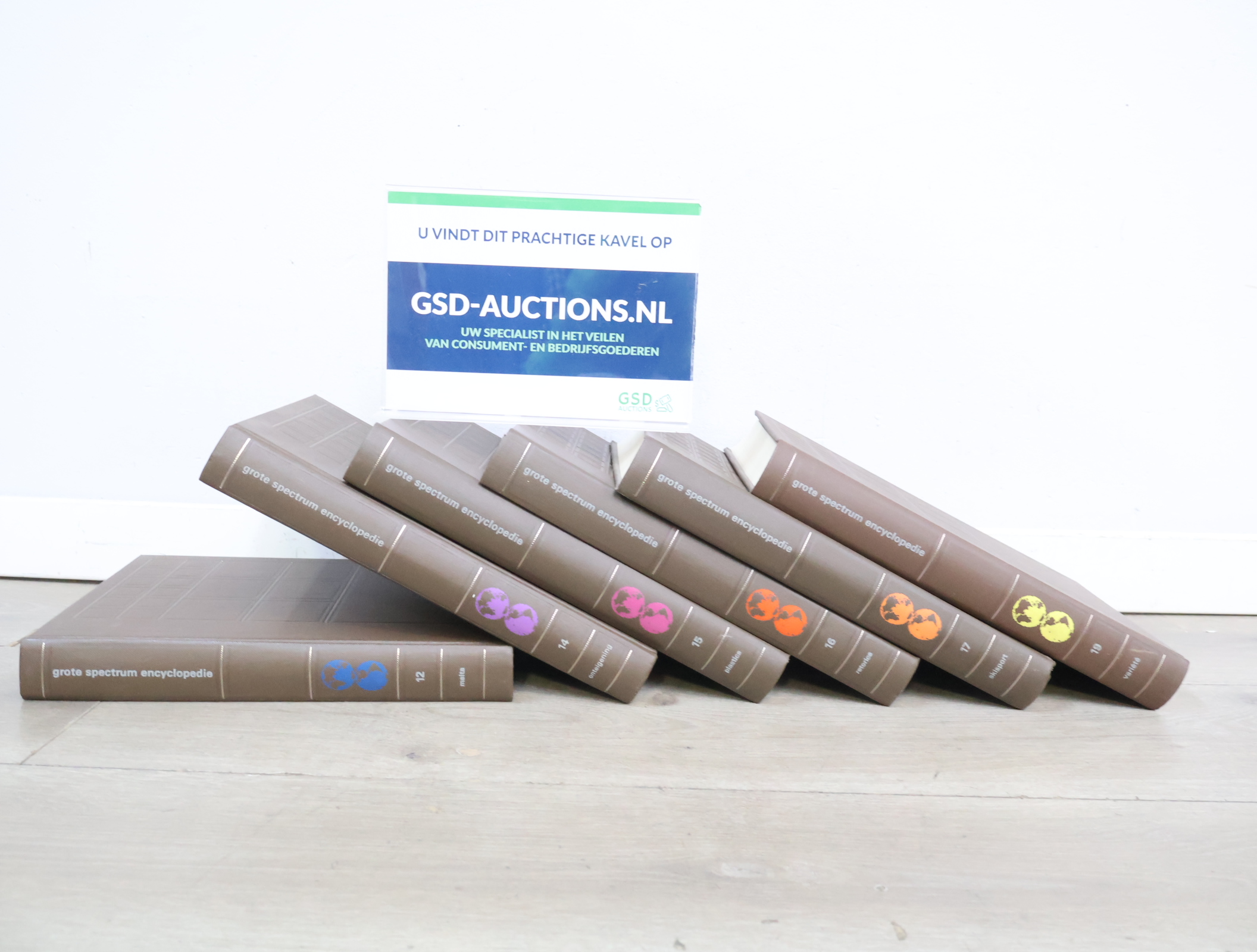 Set Grote Spectrum Encyclopedie Boeken'' – foto 3 – kavel bij GSD Auctions, Zoeterwoude