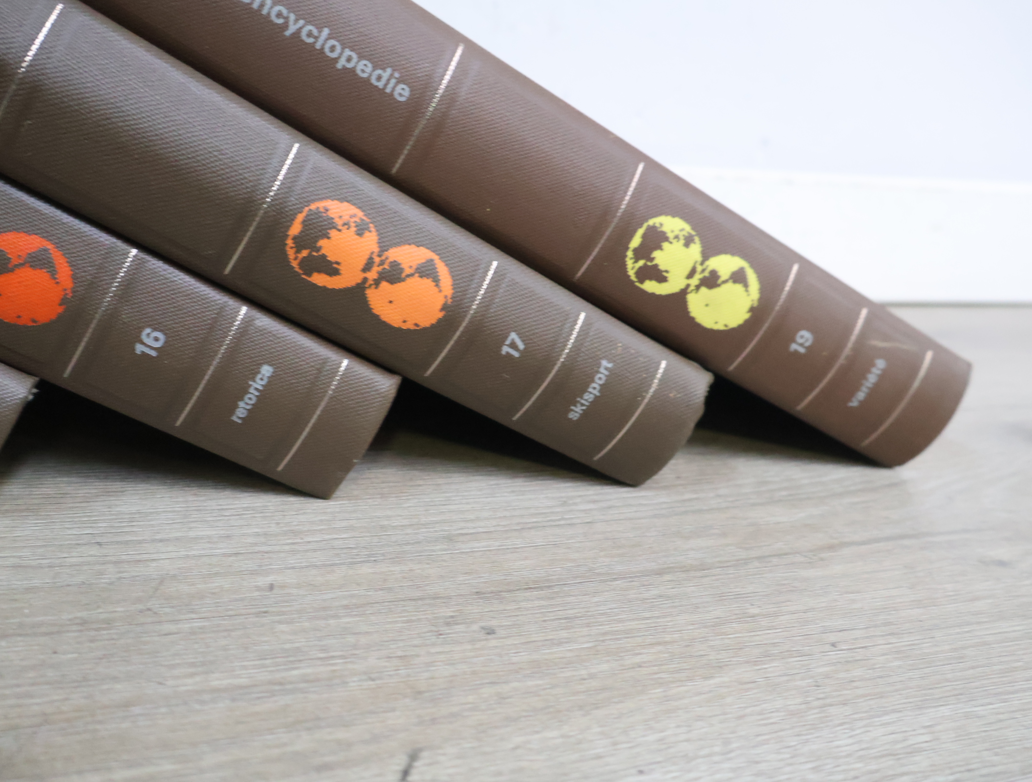 Set Grote Spectrum Encyclopedie Boeken'' – foto 6 – kavel bij GSD Auctions, Zoeterwoude
