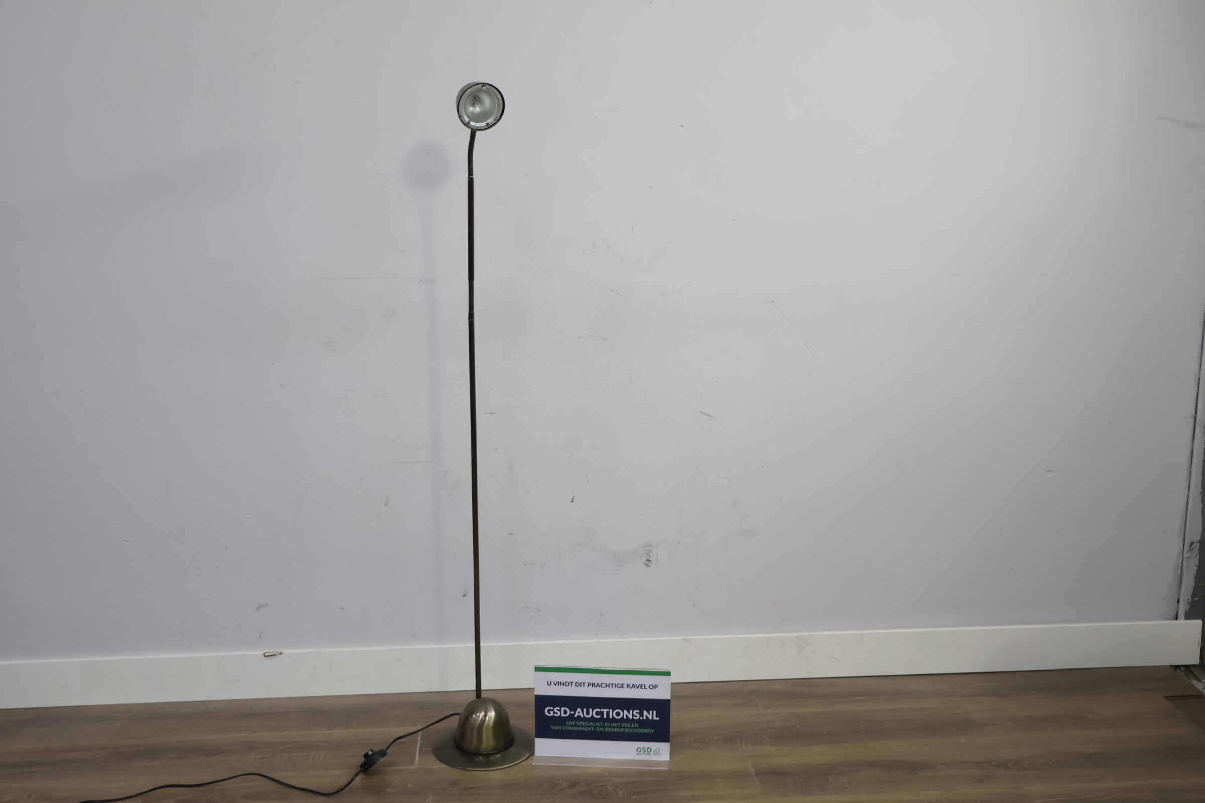 Staande leeslamp met flexibele hals'' – kavel bij GSD Auctions, Zoeterwoude