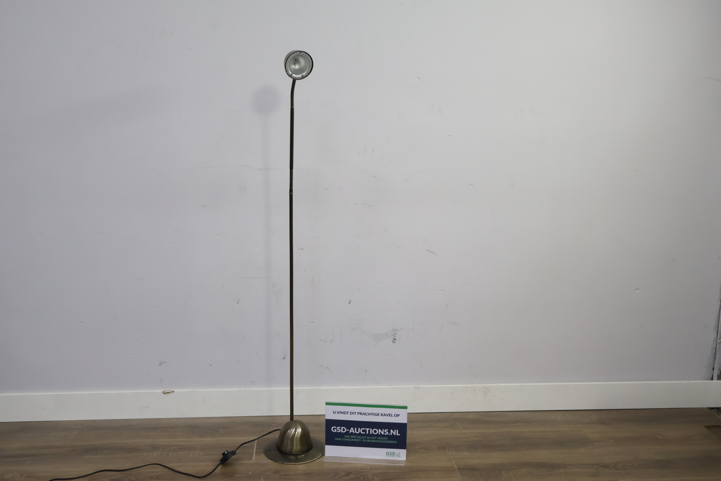 Staande leeslamp met flexibele hals'' – foto 2 – kavel bij GSD Auctions, Zoeterwoude