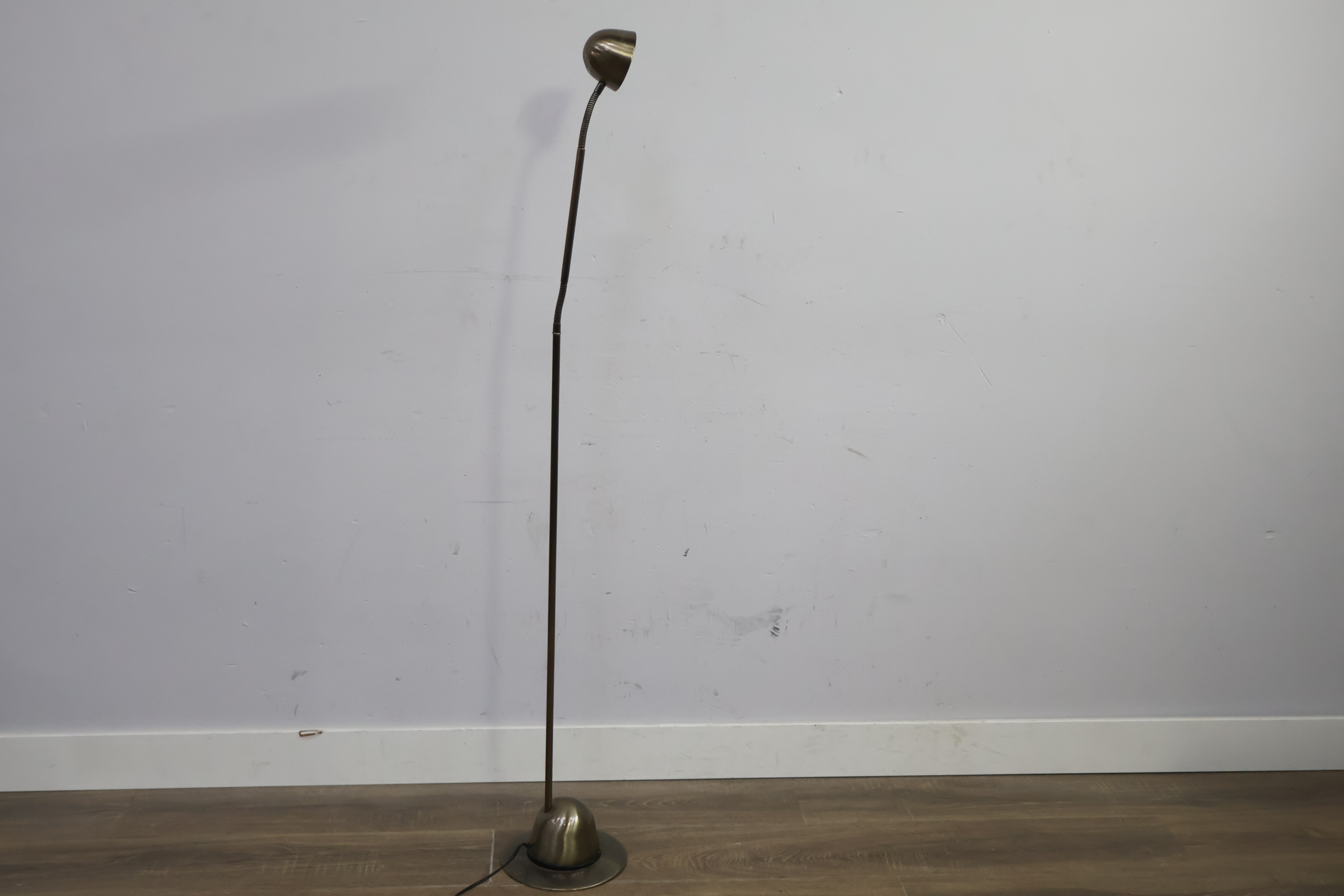 Staande leeslamp met flexibele hals'' – foto 3 – kavel bij GSD Auctions, Zoeterwoude