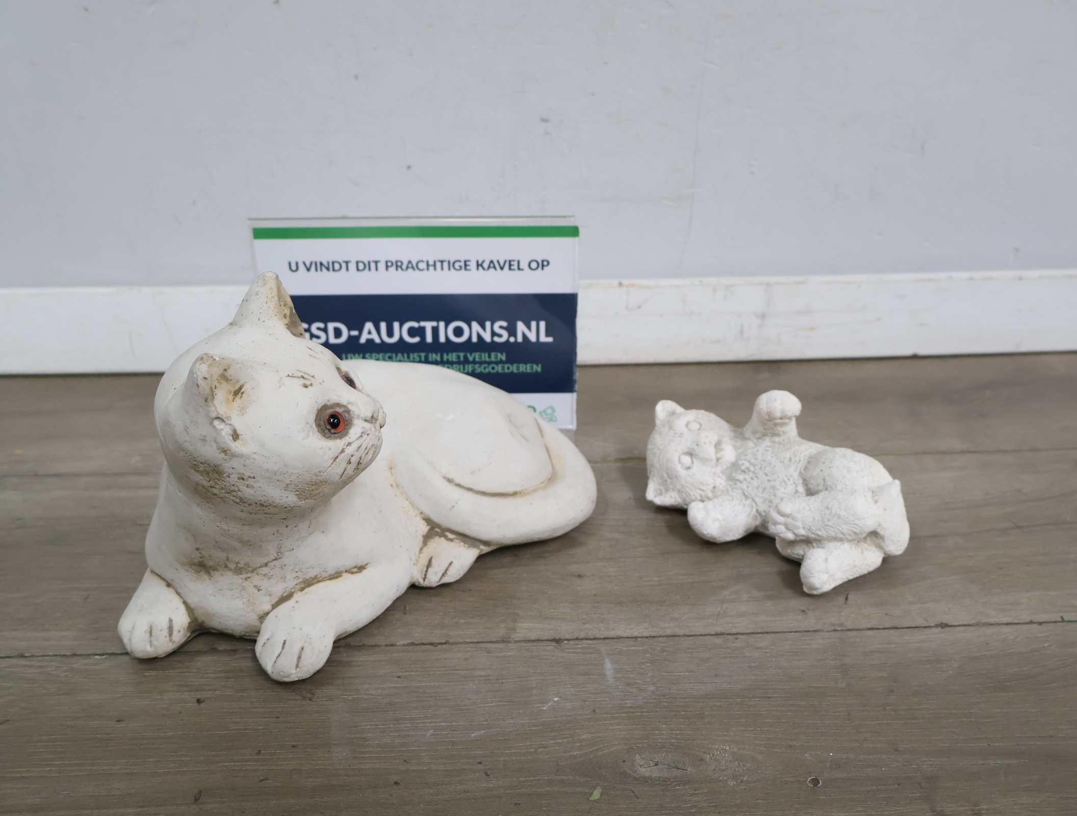 Beelden van katten 2 stuks'' – foto 2 – kavel bij GSD Auctions, Zoeterwoude