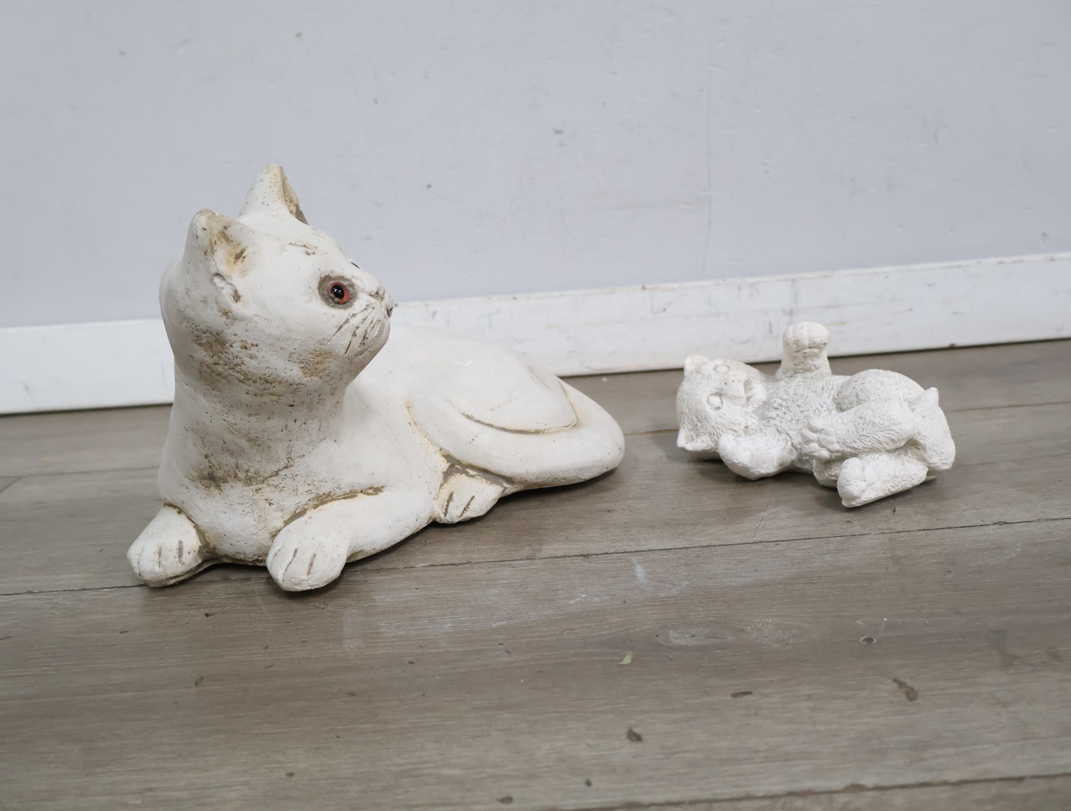 Beelden van katten 2 stuks'' – foto 4 – kavel bij GSD Auctions, Zoeterwoude