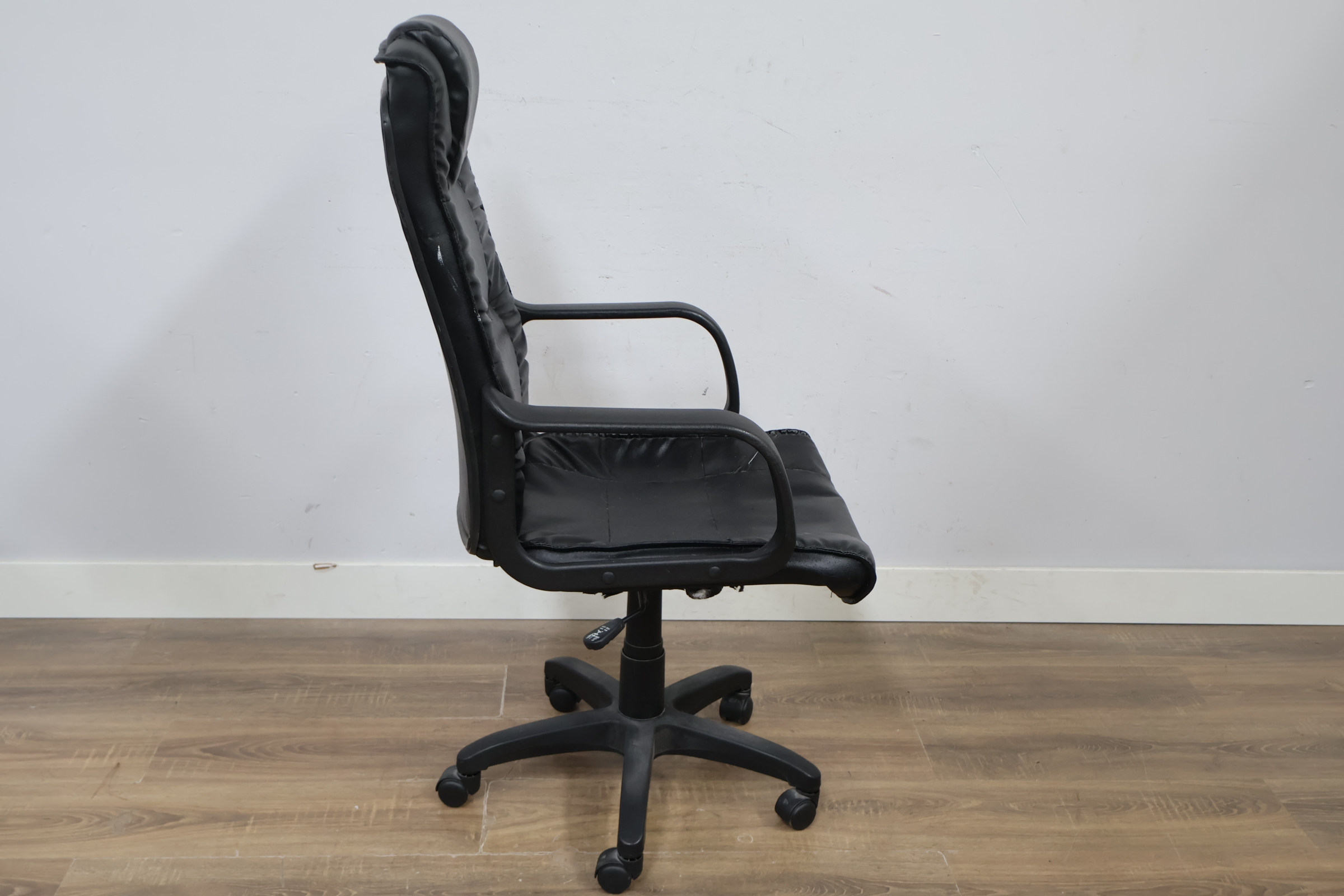 Zwarte bureaustoel'' – foto 4 – kavel bij GSD Auctions, Zoeterwoude