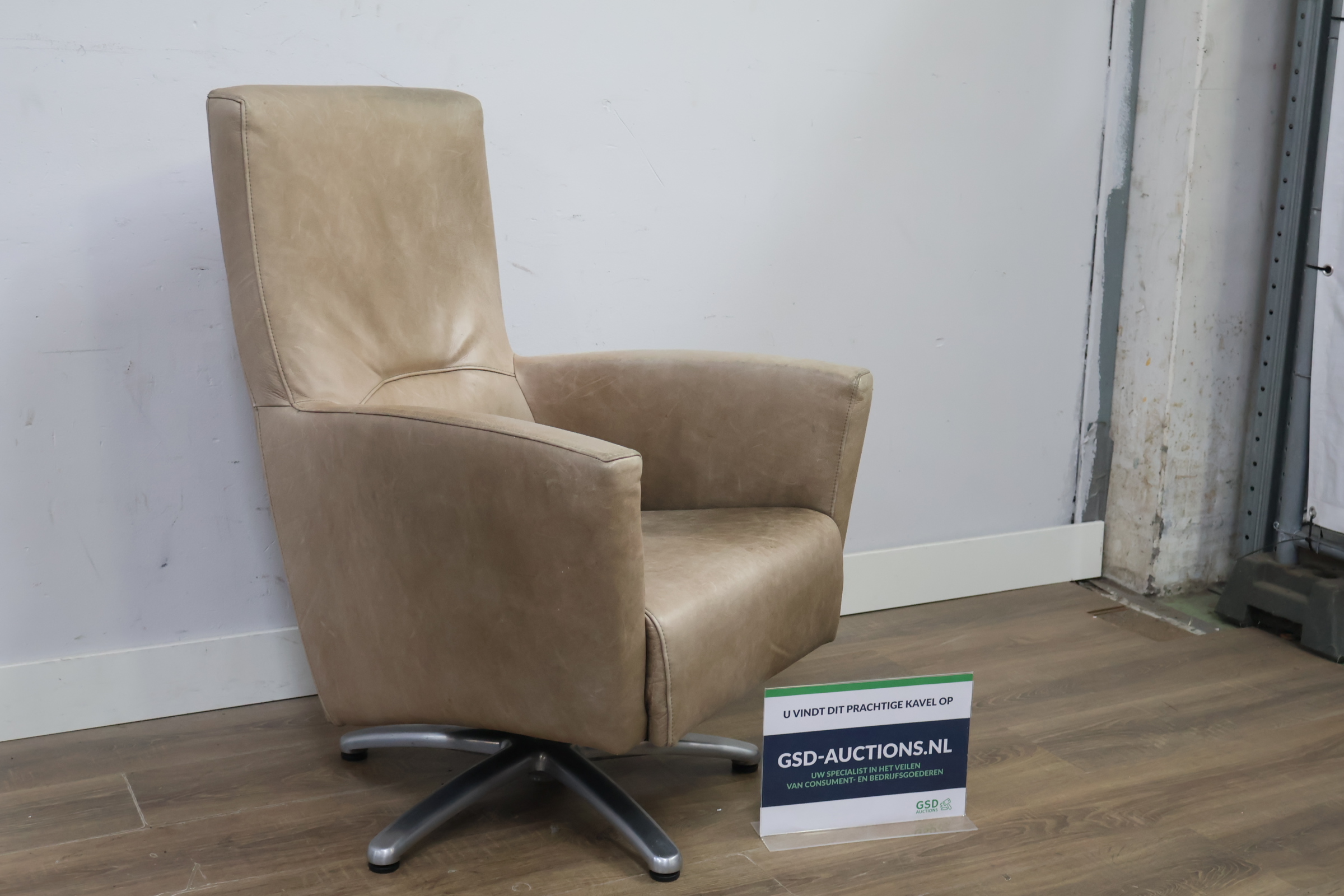 Draaifauteuil in beige'' – foto 2 – kavel bij GSD Auctions, Zoeterwoude
