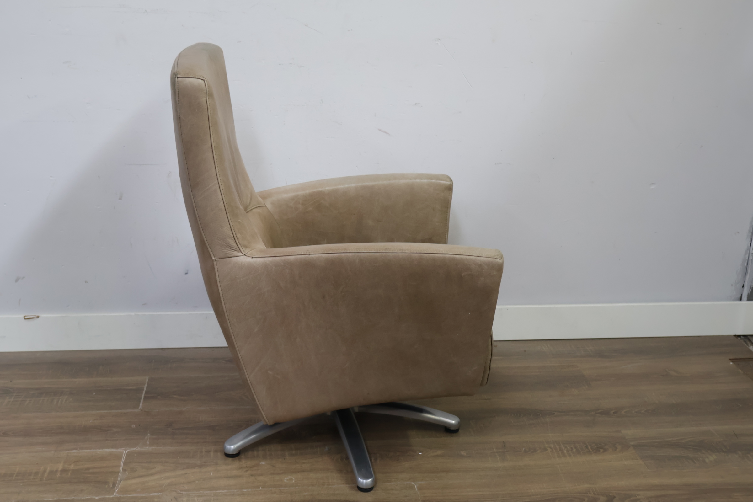 Draaifauteuil in beige'' – foto 3 – kavel bij GSD Auctions, Zoeterwoude