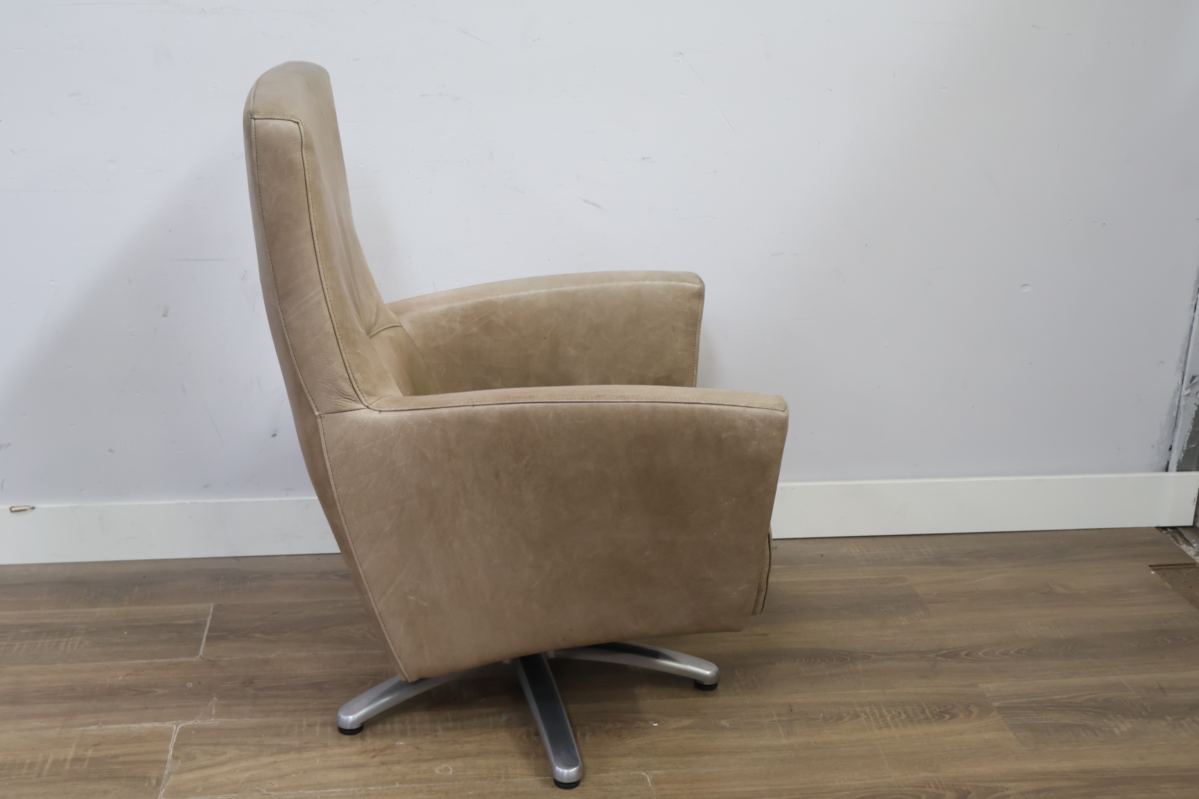 Draaifauteuil in beige'' – foto 4 – kavel bij GSD Auctions, Zoeterwoude