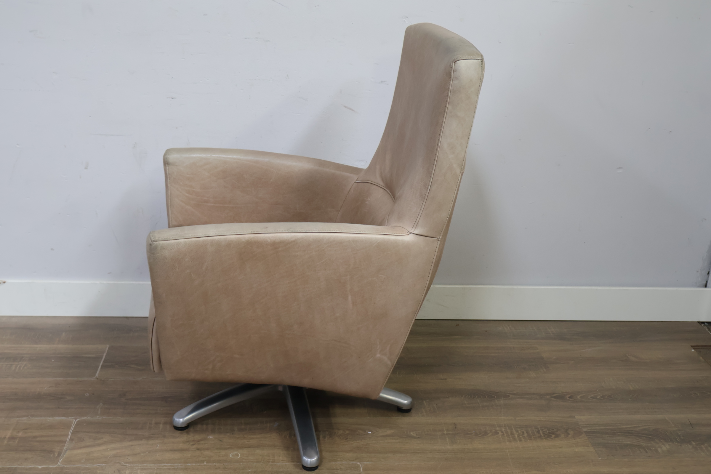 Draaifauteuil in beige'' – foto 7 – kavel bij GSD Auctions, Zoeterwoude