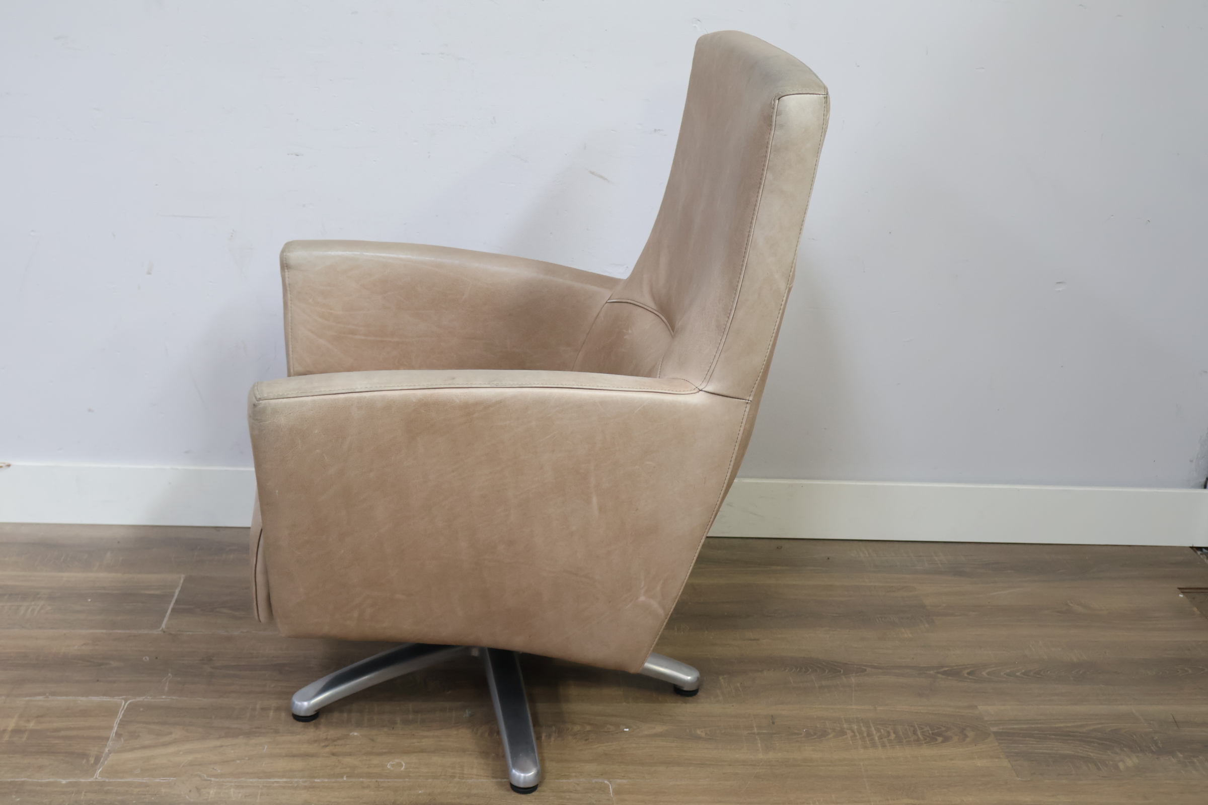 Draaifauteuil in beige'' – foto 8 – kavel bij GSD Auctions, Zoeterwoude