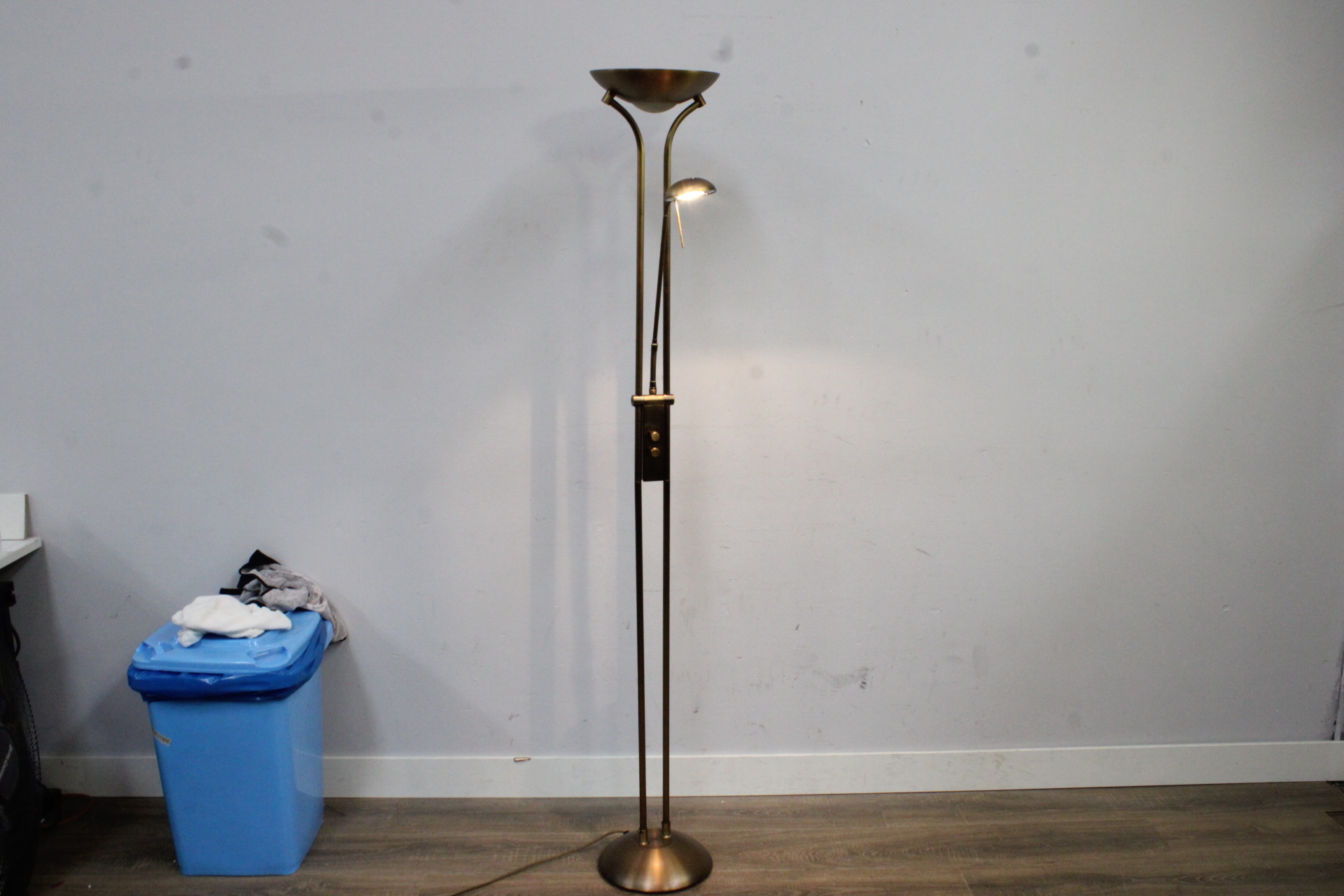 Vloerlamp, Staande lamp met leeslampje'' – foto 2 – kavel bij GSD Auctions, Zoeterwoude